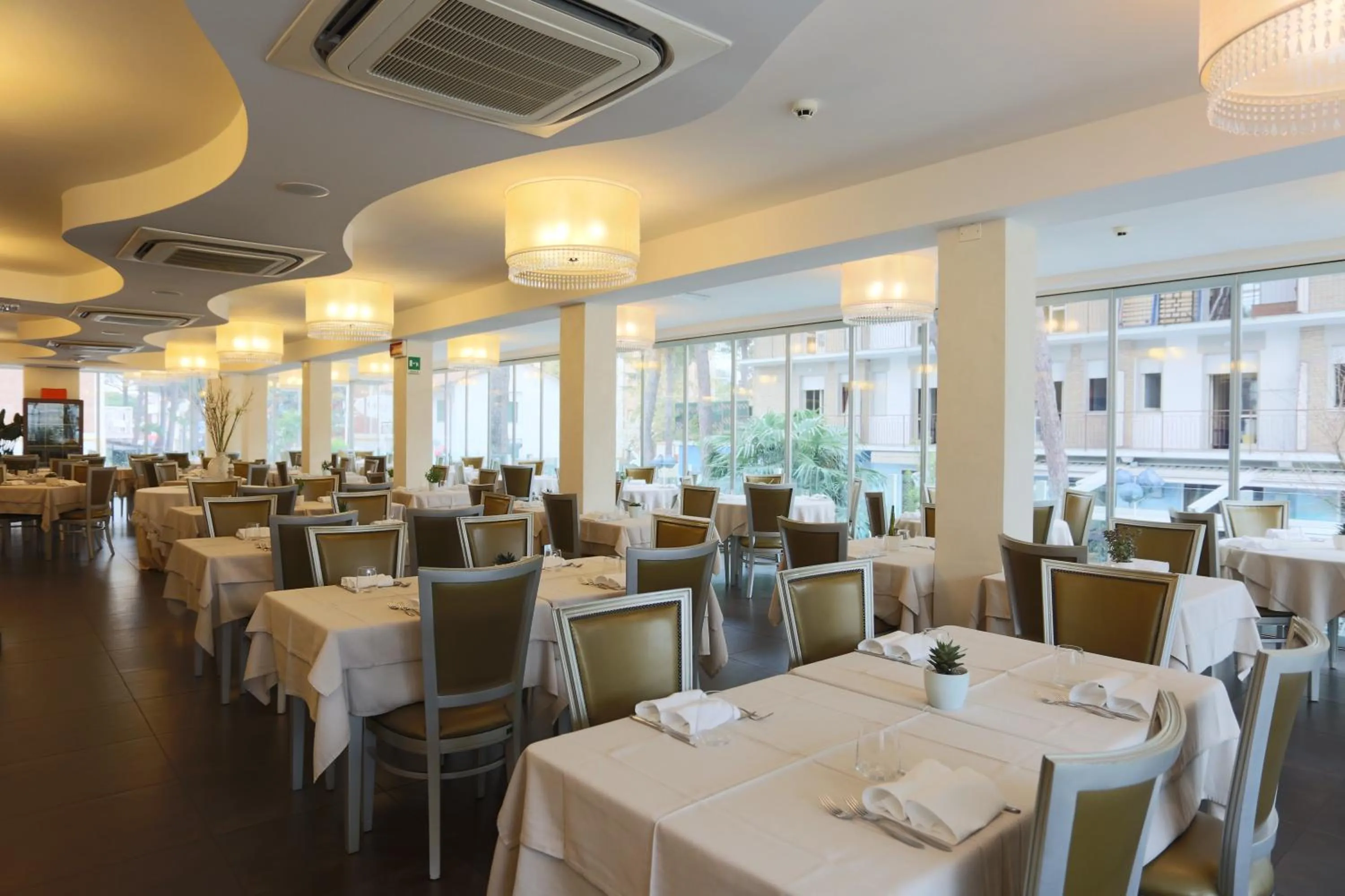 Restaurant/places to eat in Hotel Caribia Pinarella