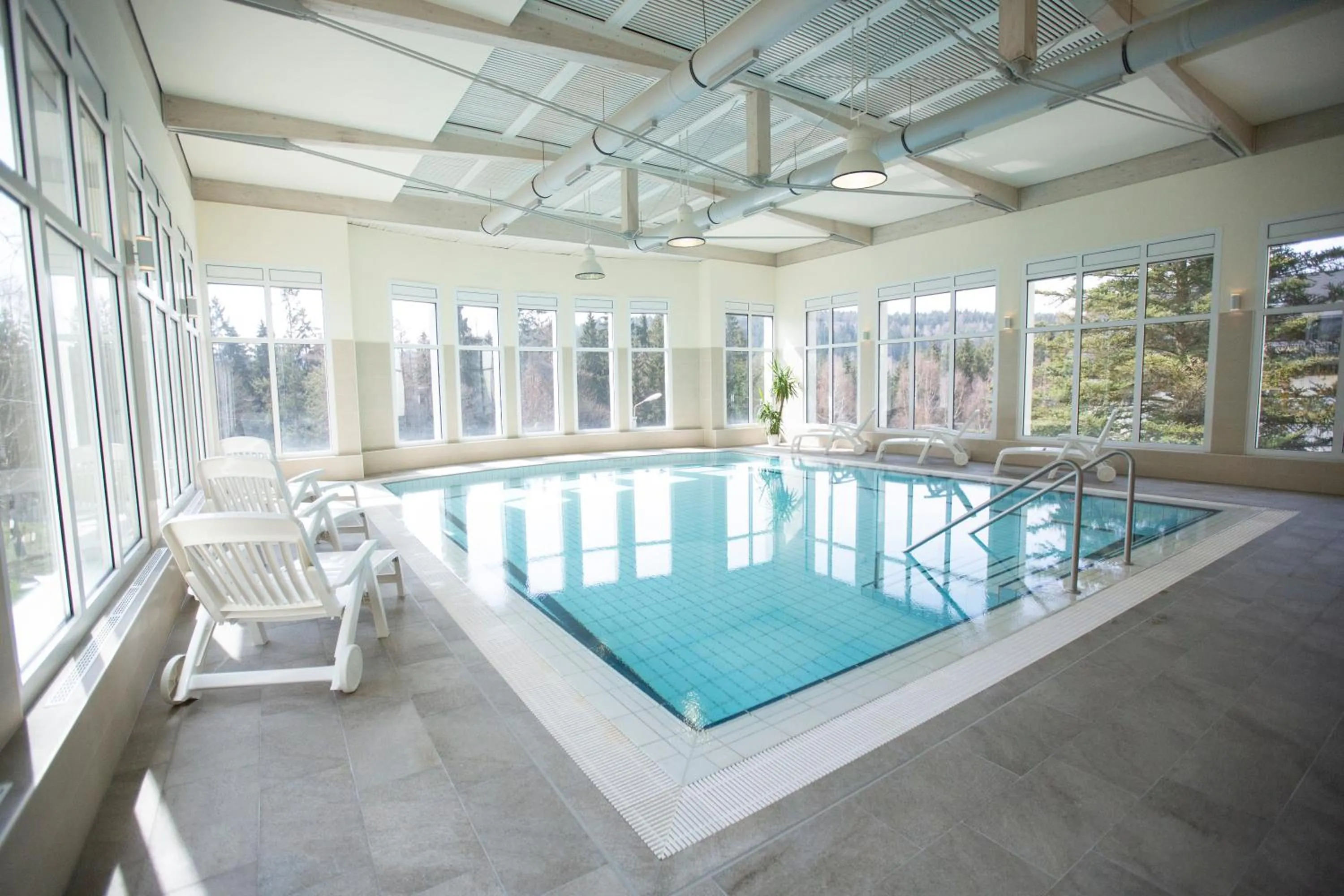 Swimming pool in Vitalhotel Weisse Elster