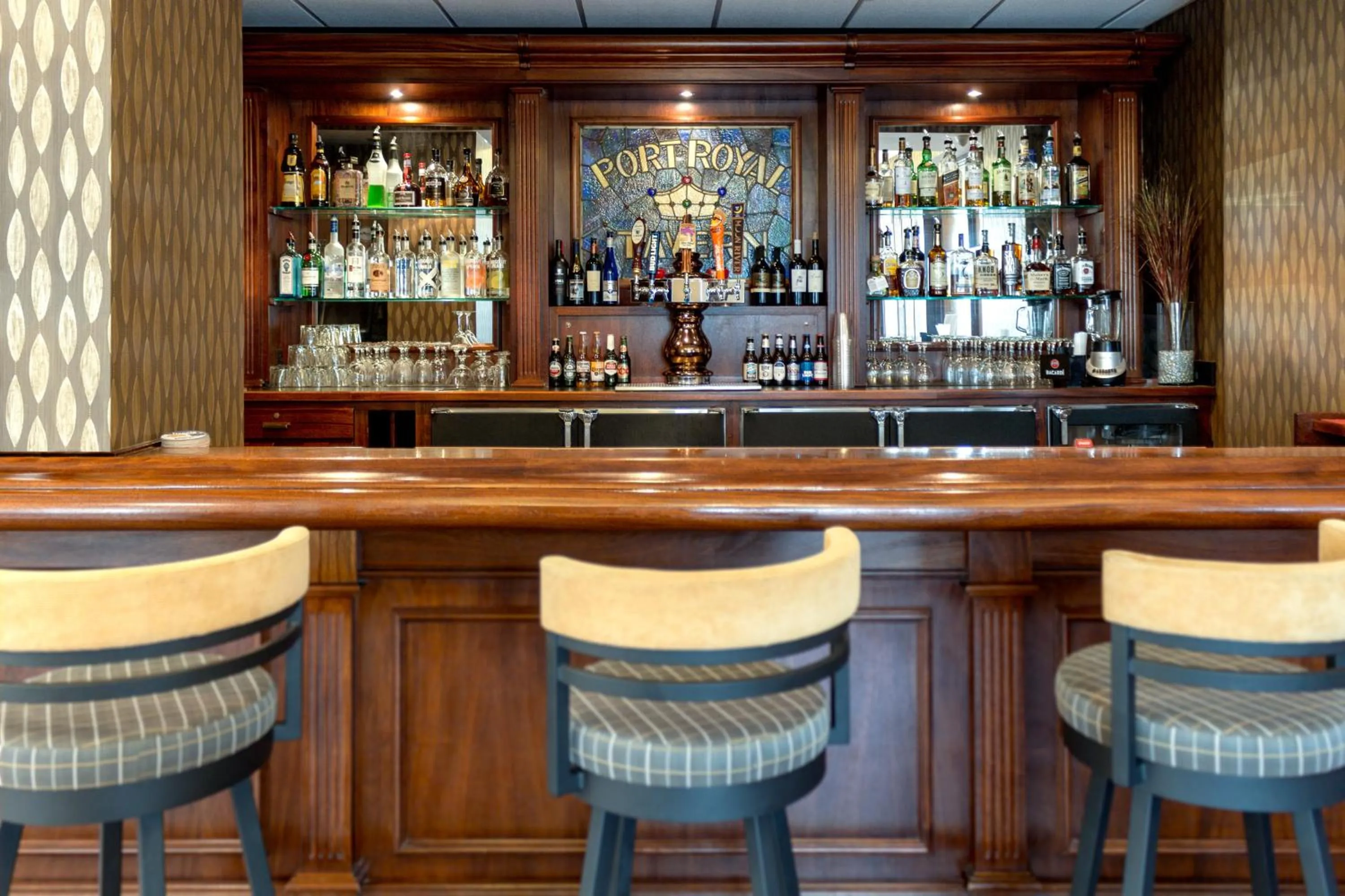 Lounge or bar in Holiday Inn Express Savannah - Historic District