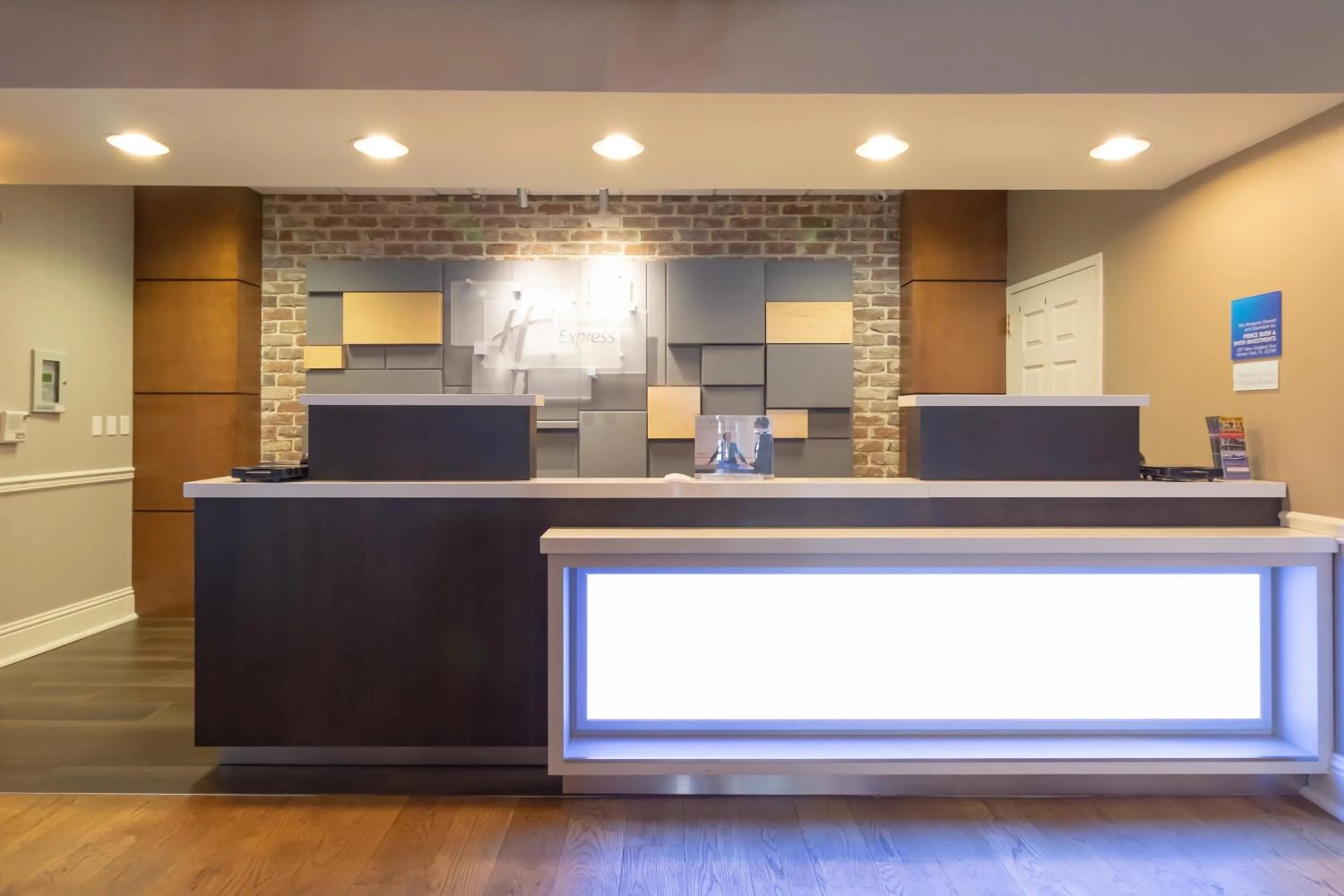 Property building in Holiday Inn Express Savannah - Historic District