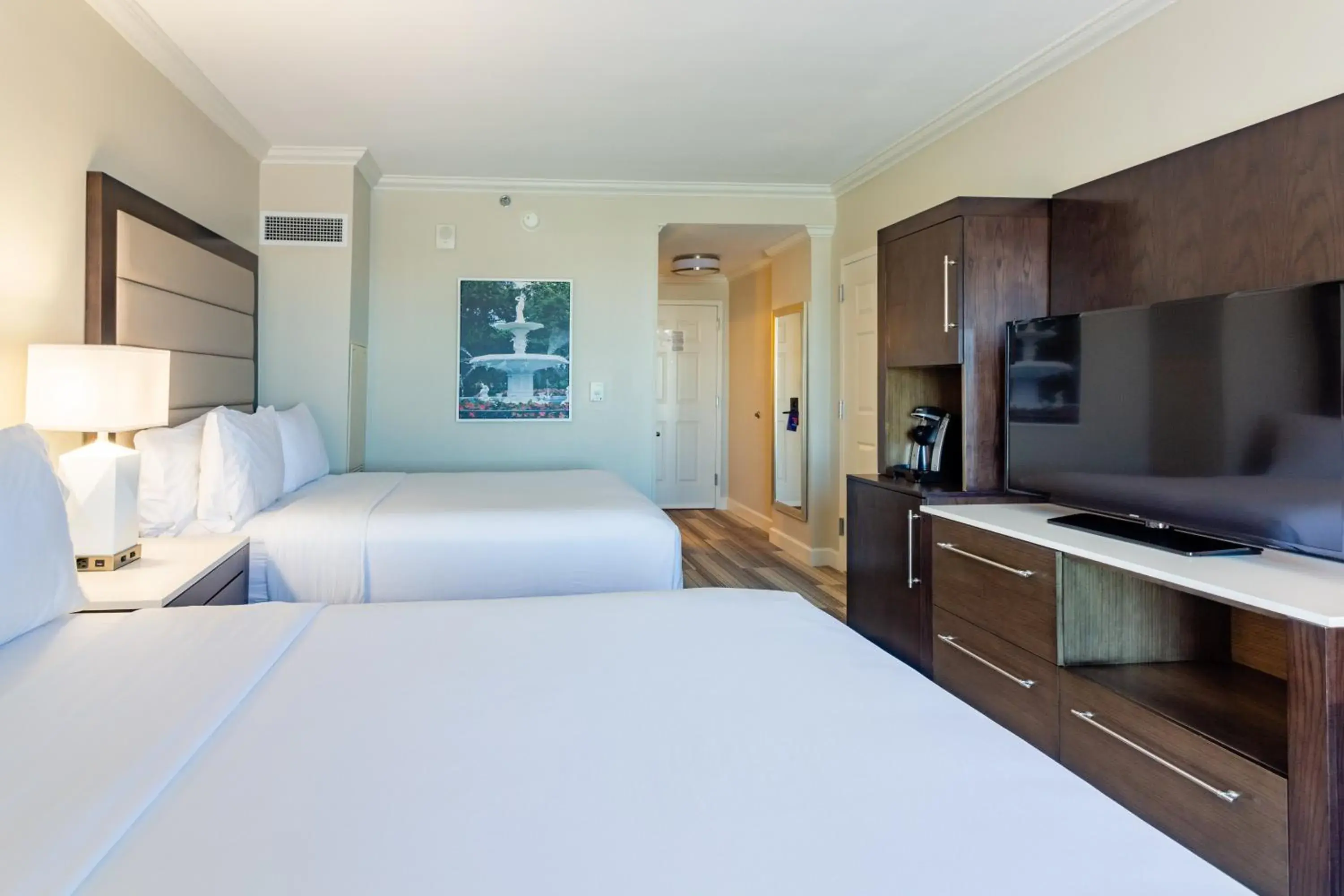 Standard Queen Room with Two Queen Beds - Communications Accessible in Holiday Inn Express Savannah - Historic District Standard Queen Room with Two Queen Beds - Communications Accessible in Holiday Inn Express Savannah - Historic District