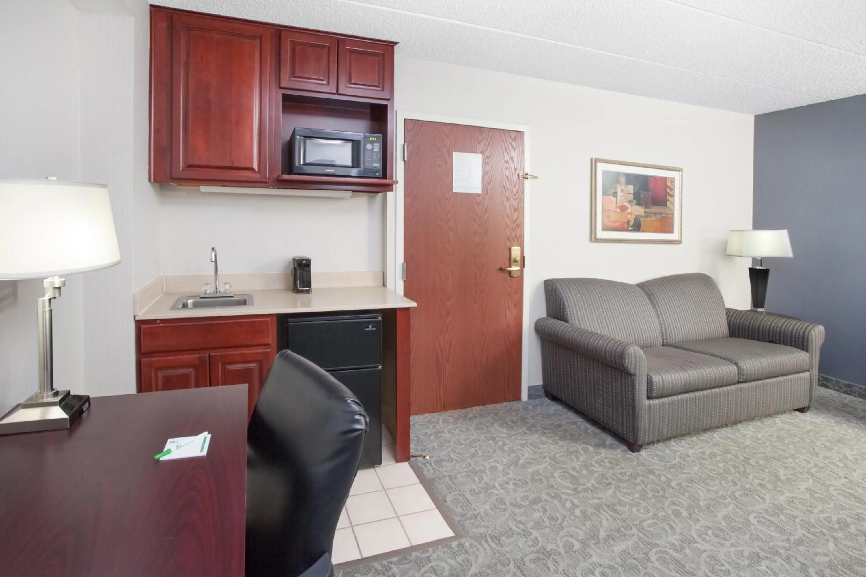 Bedroom in Holiday Inn & Suites Chicago-Carol Stream Wheaton by IHG