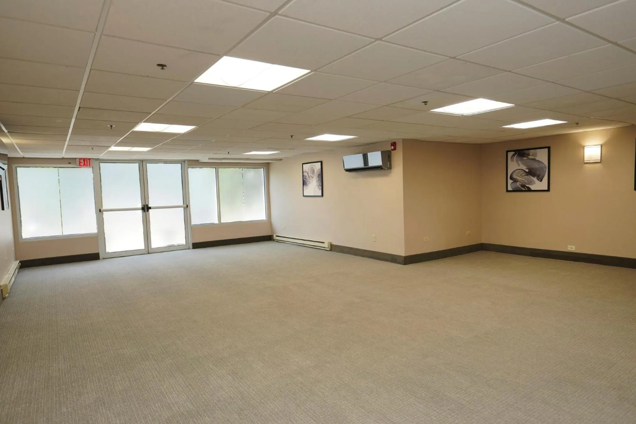 Meeting/conference room in Holiday Inn & Suites Chicago-Carol Stream Wheaton by IHG