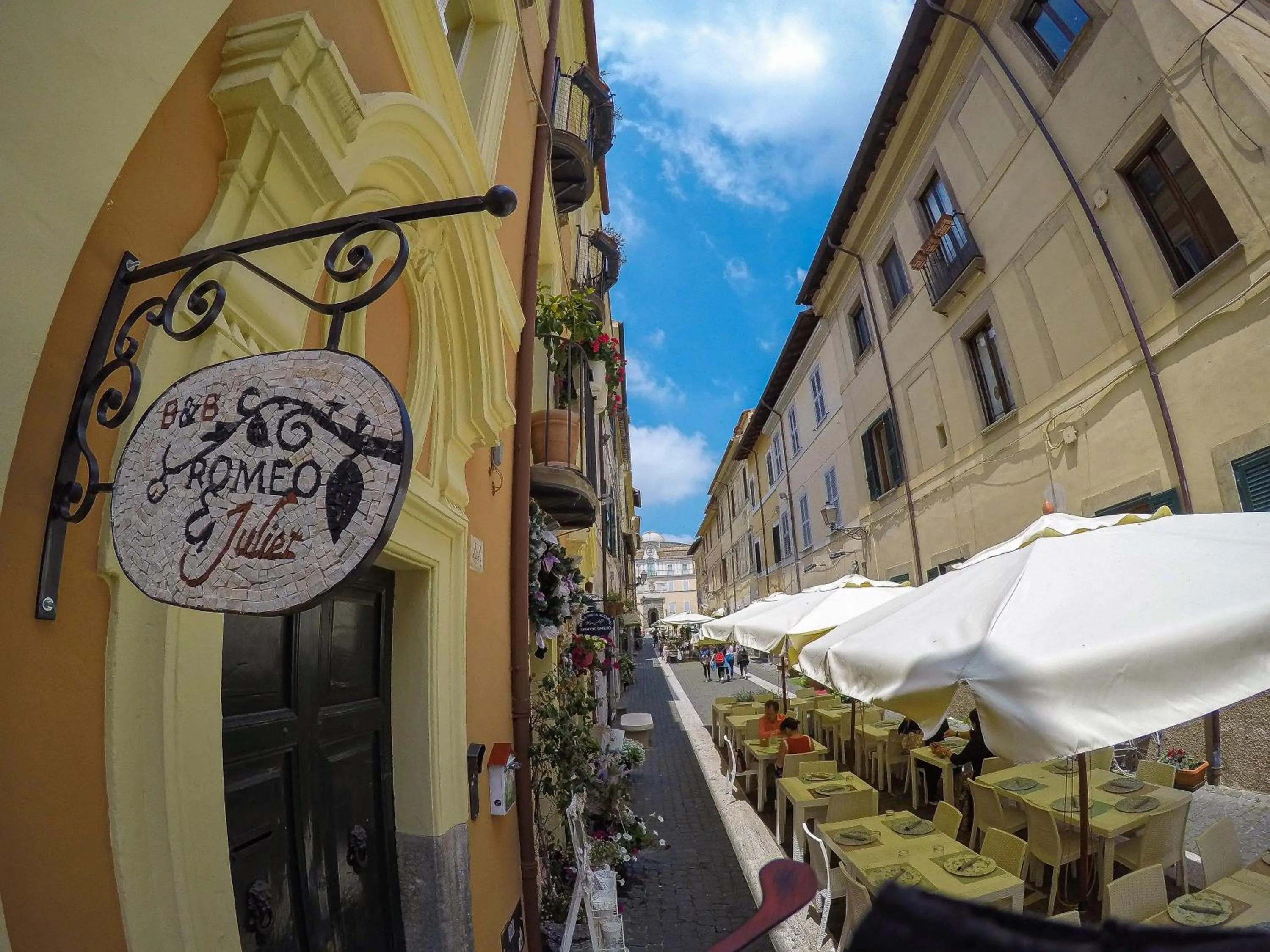 Restaurant/places to eat in Atlantis Inn Castelgandolfo