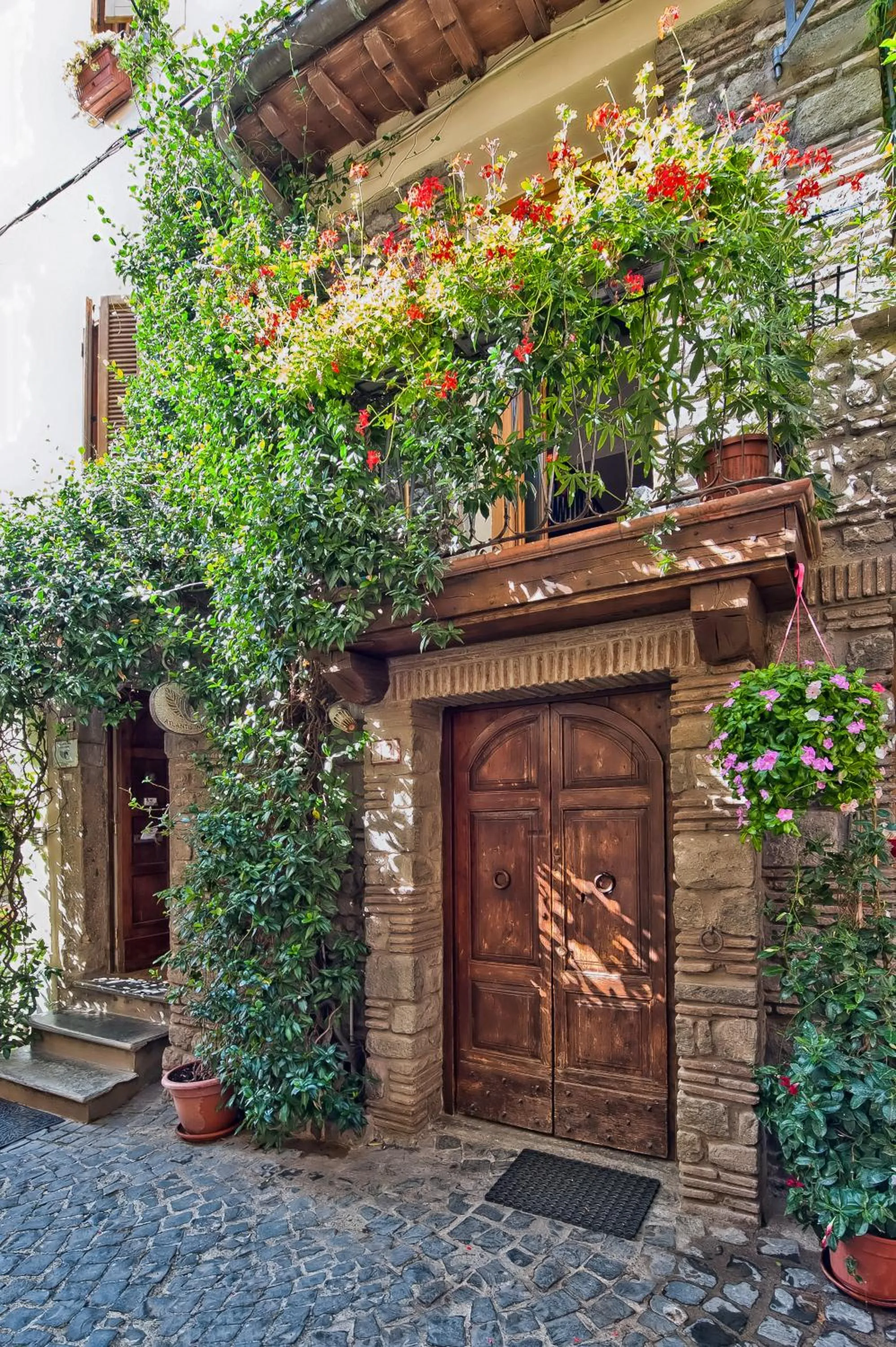 Property building in Atlantis Inn Castelgandolfo