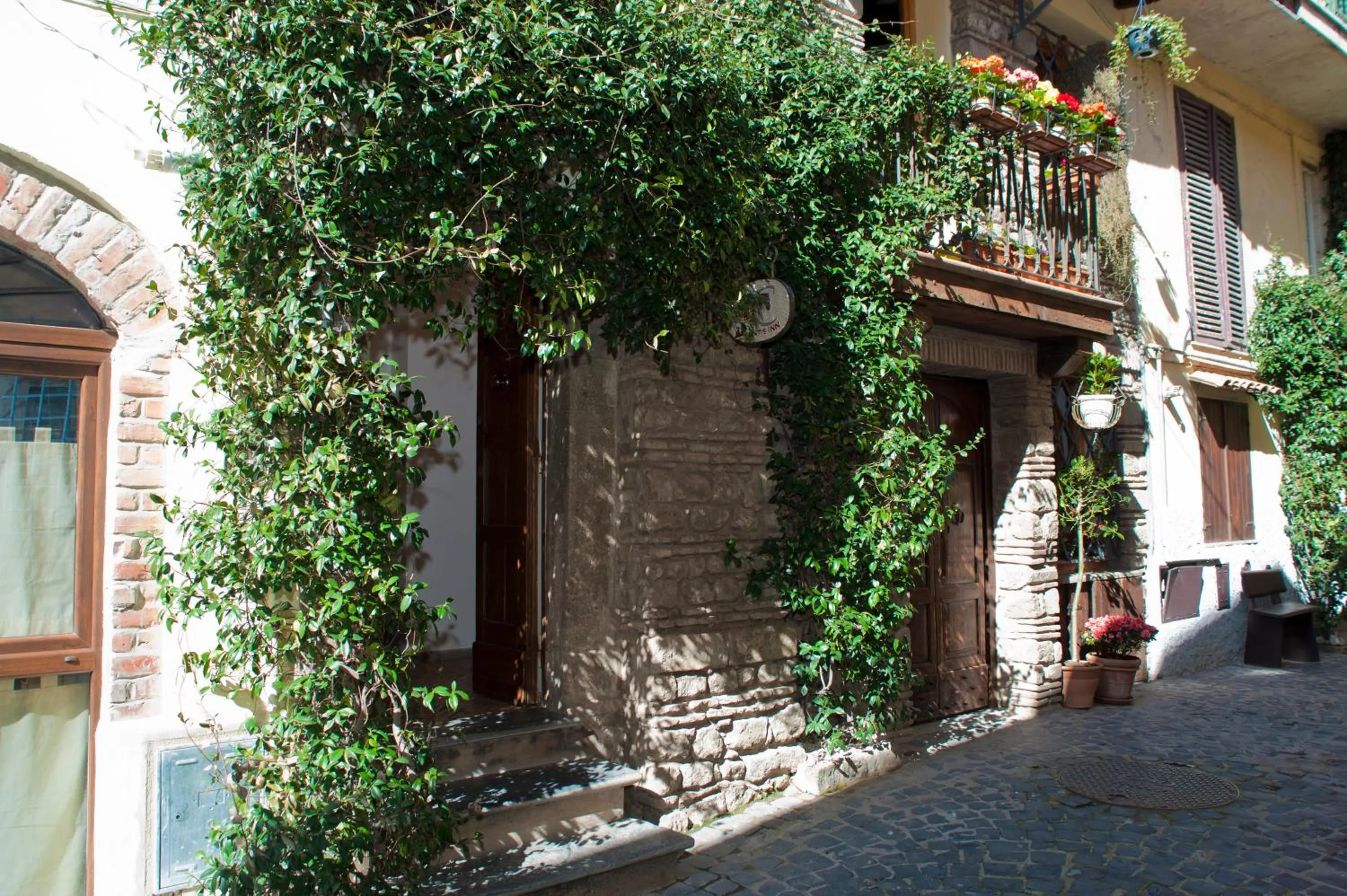 Facade/entrance in Atlantis Inn Castelgandolfo