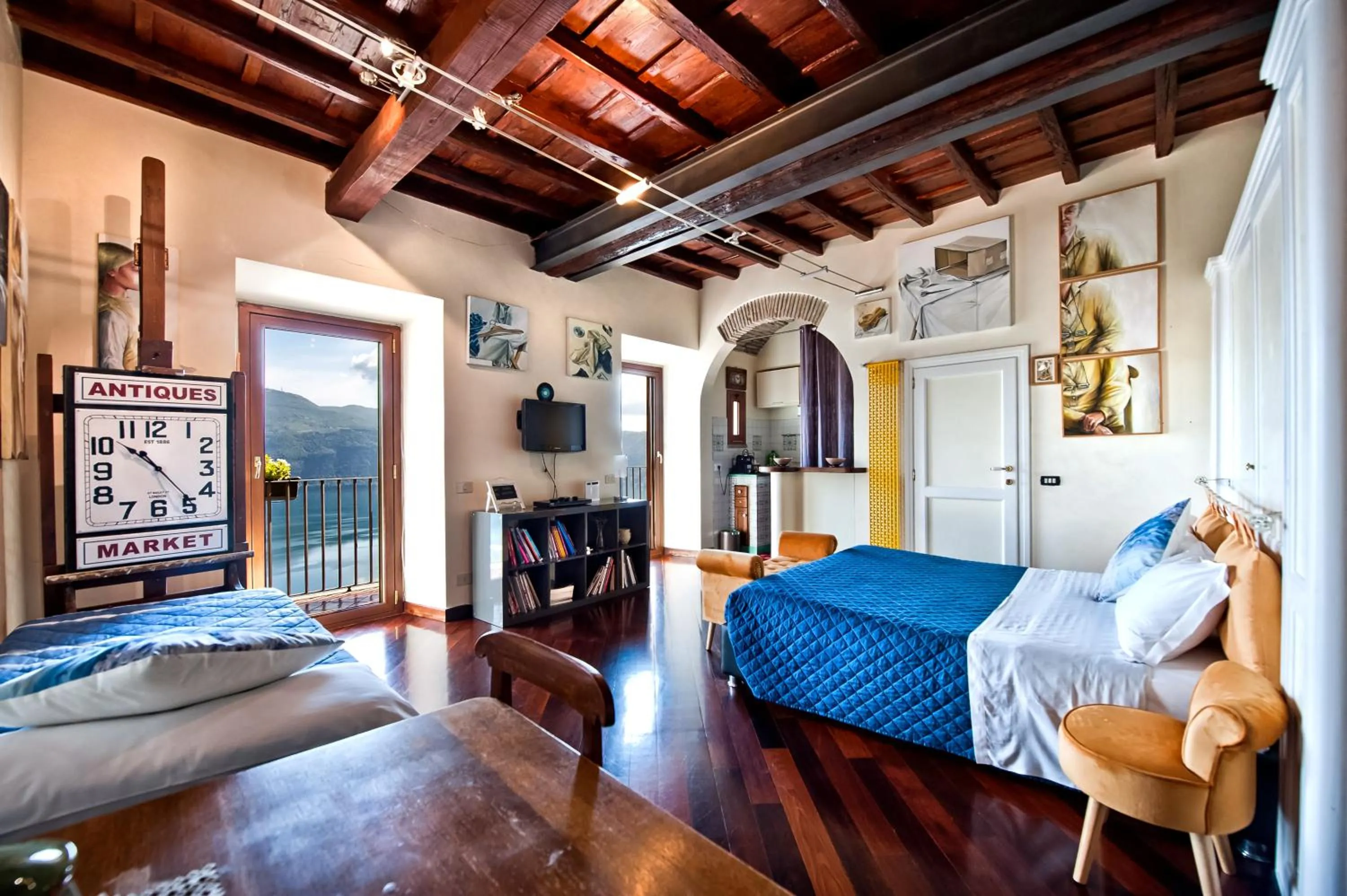 Bedroom, Bed in Atlantis Inn Castelgandolfo