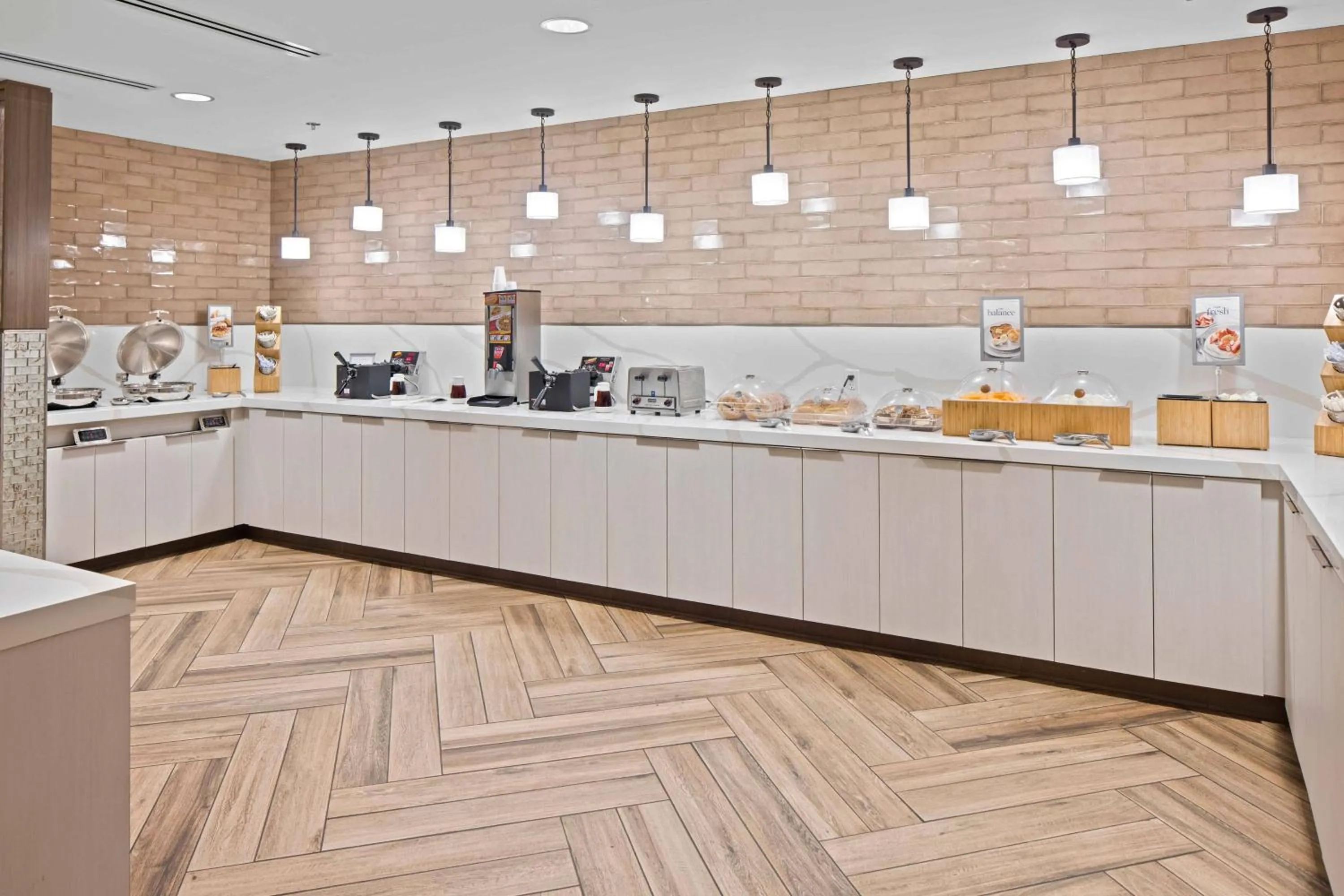 Breakfast in Fairfield Inn & Suites by Marriott San Diego Pacific Beach