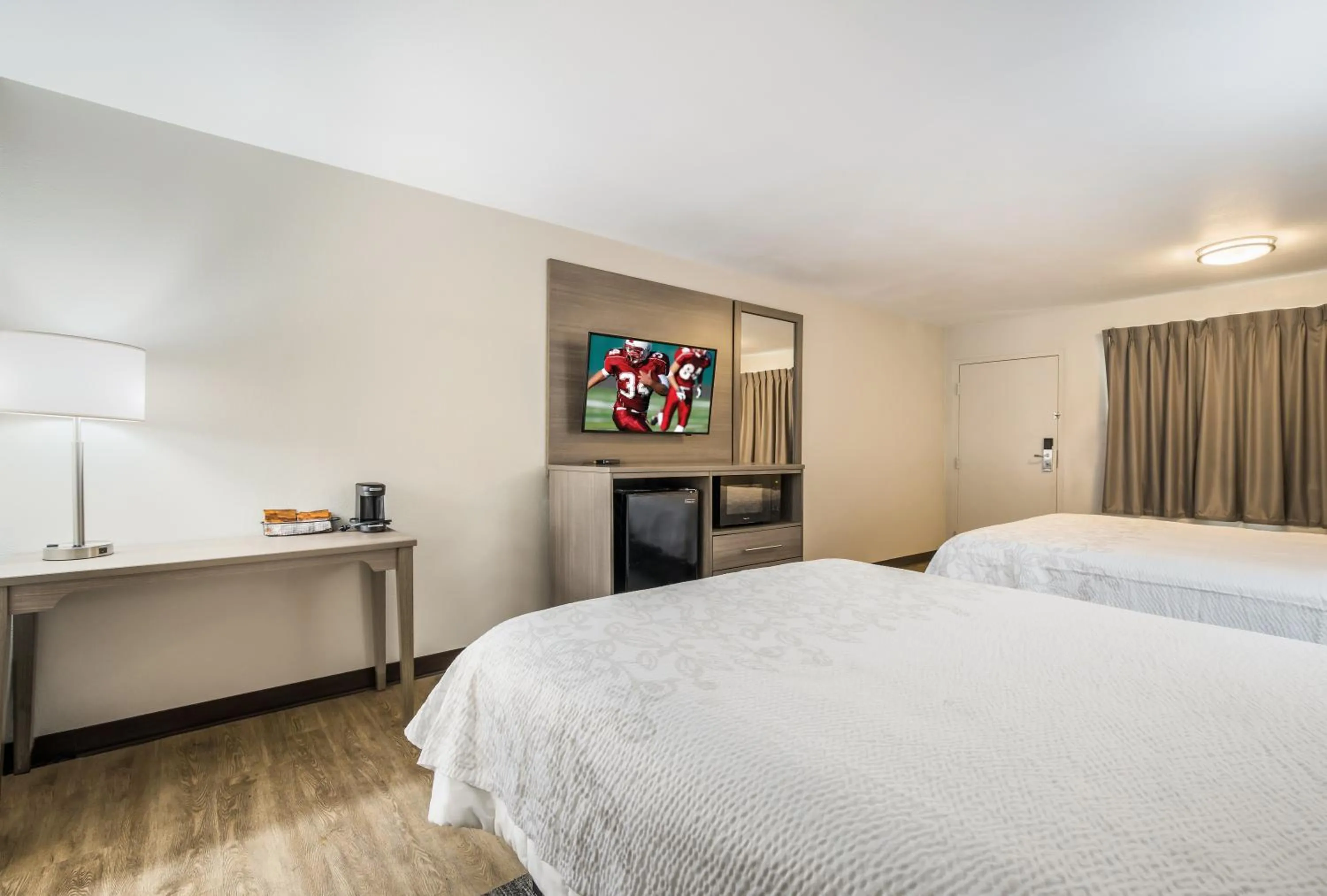 Bed in Days Inn by Wyndham Chula Vista-San Diego