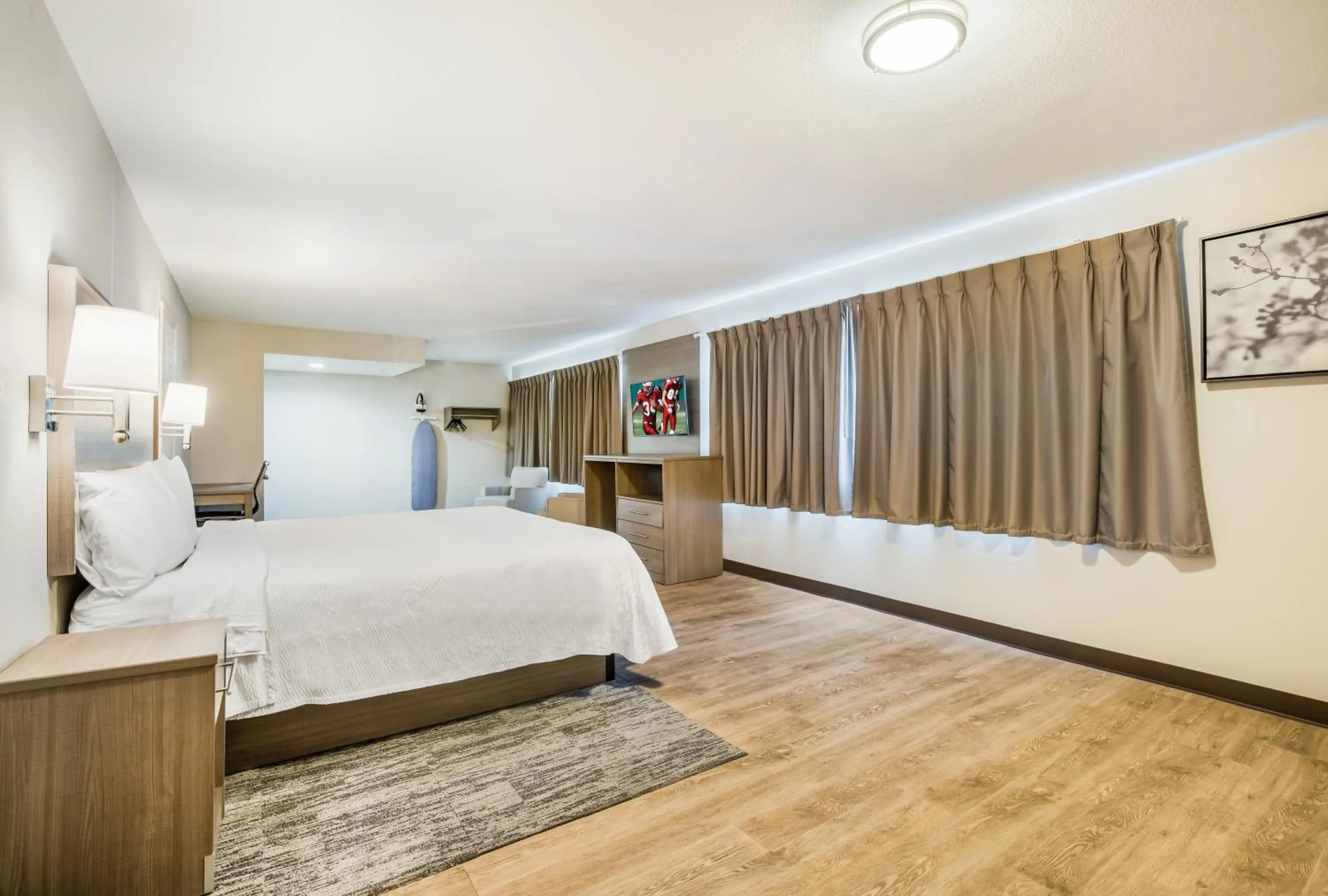 Bed in Days Inn by Wyndham Chula Vista-San Diego