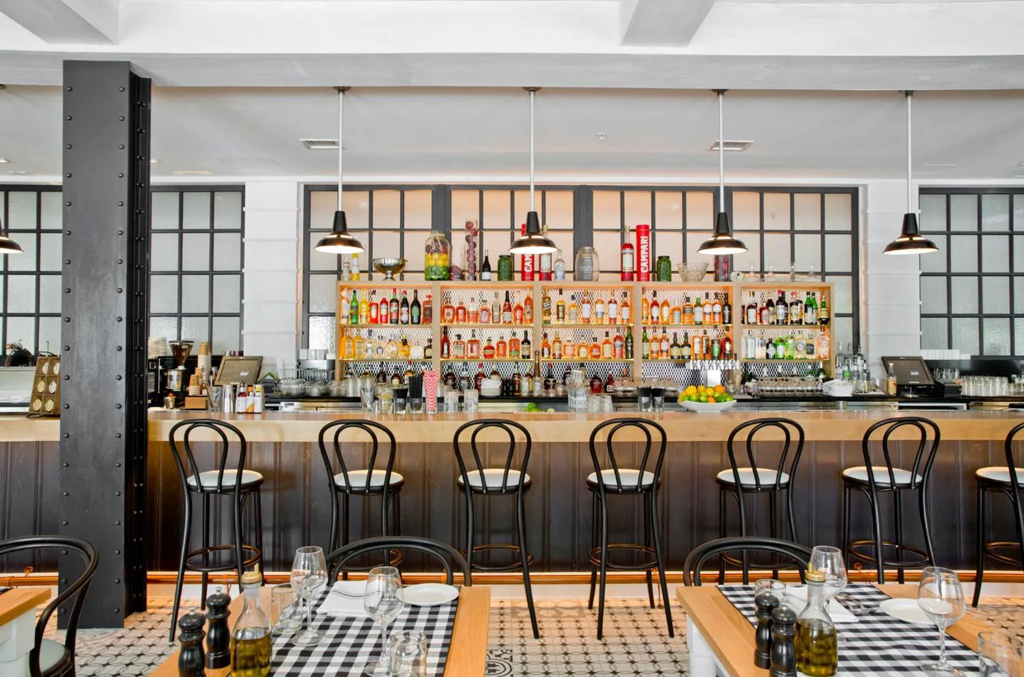 Restaurant/places to eat in Kimpton Brice Hotel by IHG