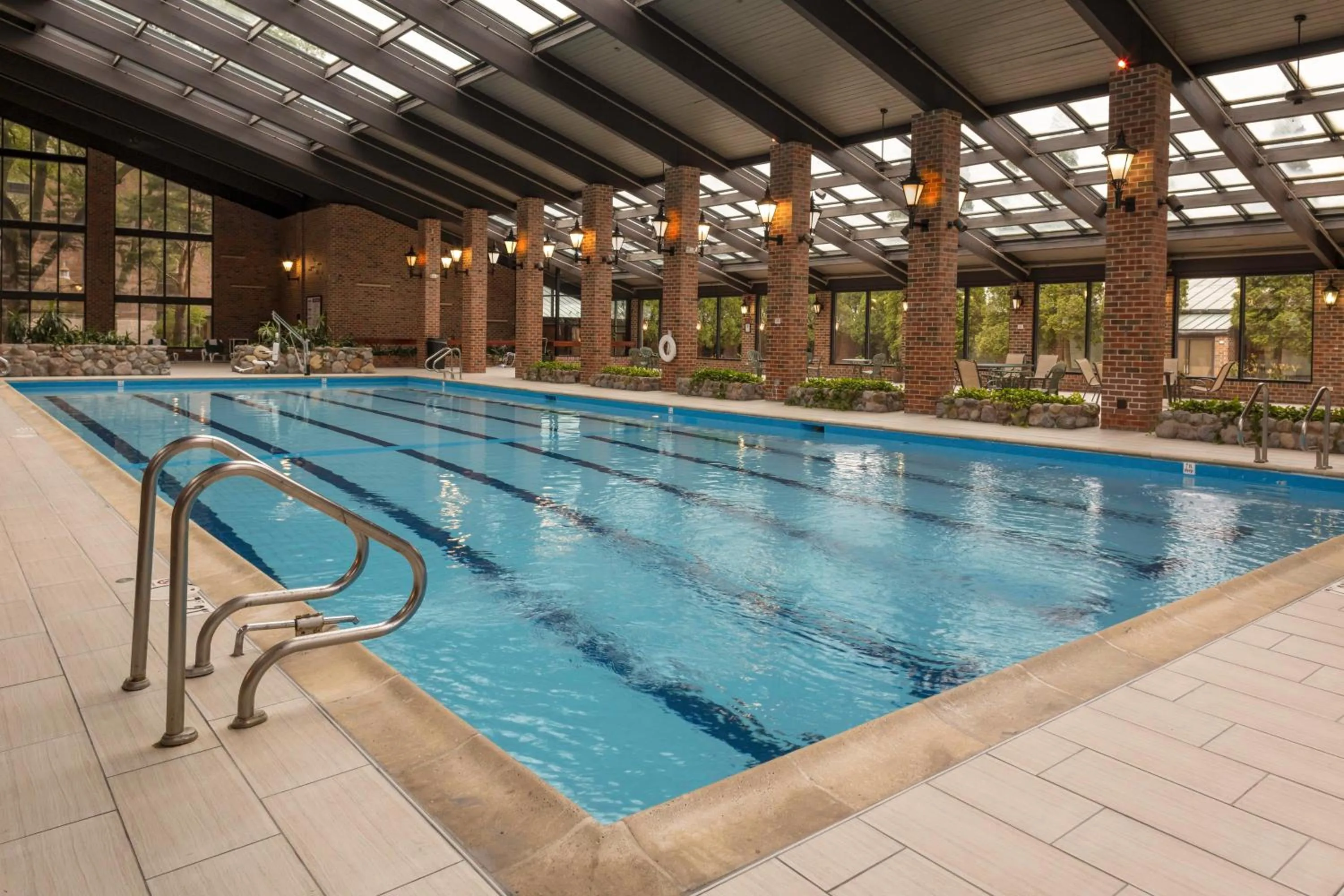 Swimming pool in Holiday Inn Chicago SW-Countryside ConfCtr by IHG