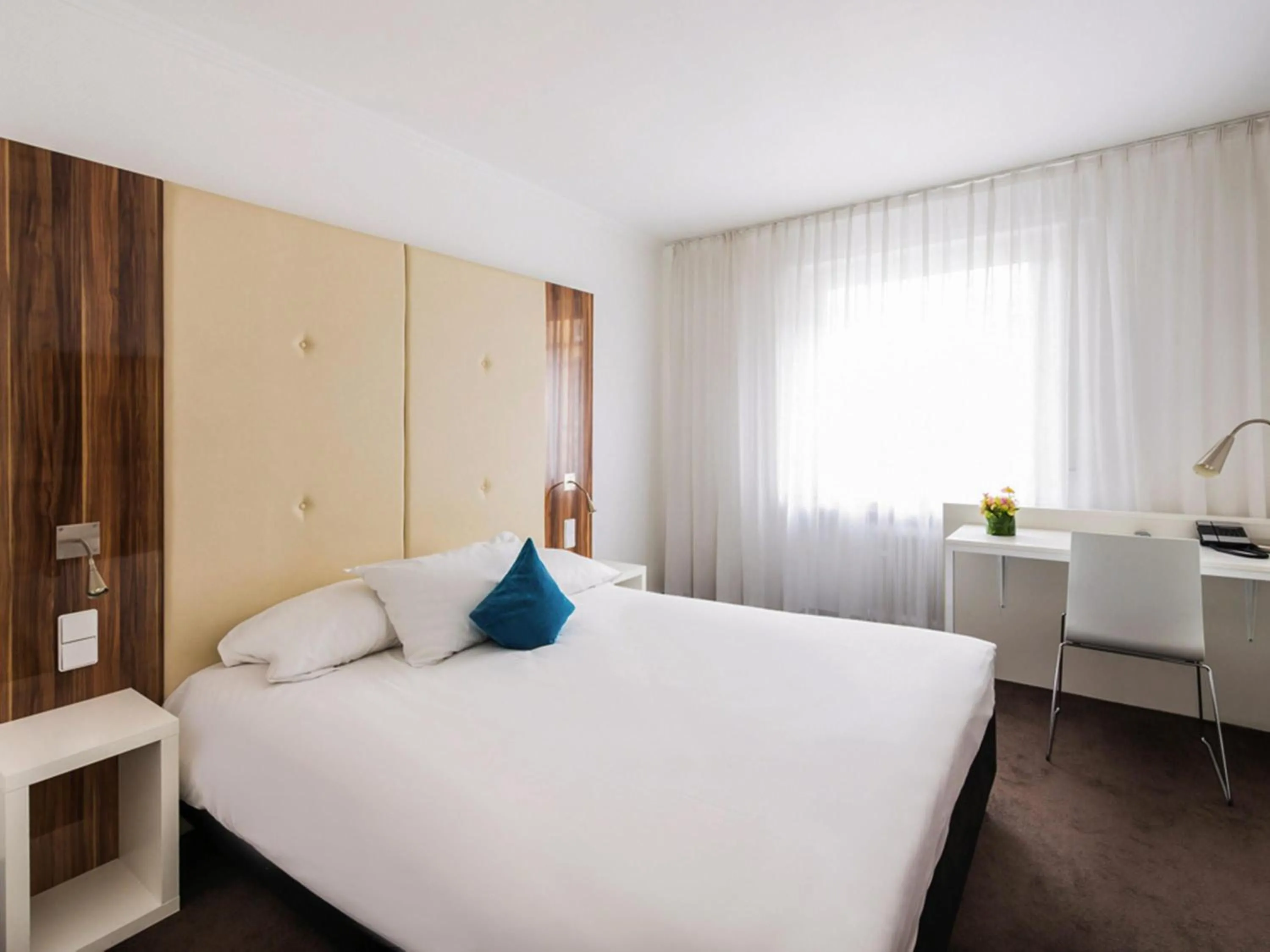 Bedroom, Bed in Ibis Styles Frankfurt City
