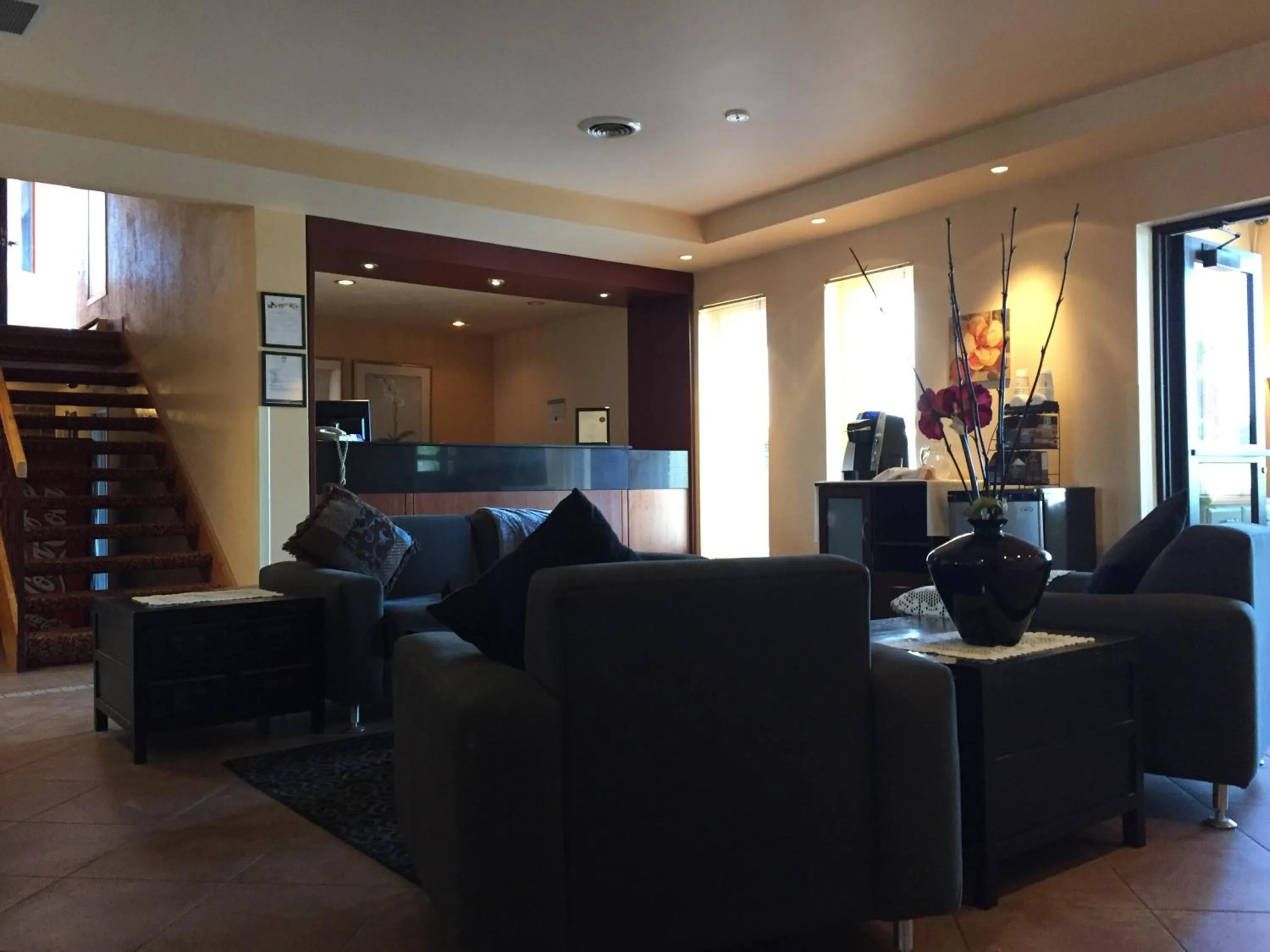 Lobby or reception in Hôtel Mingan