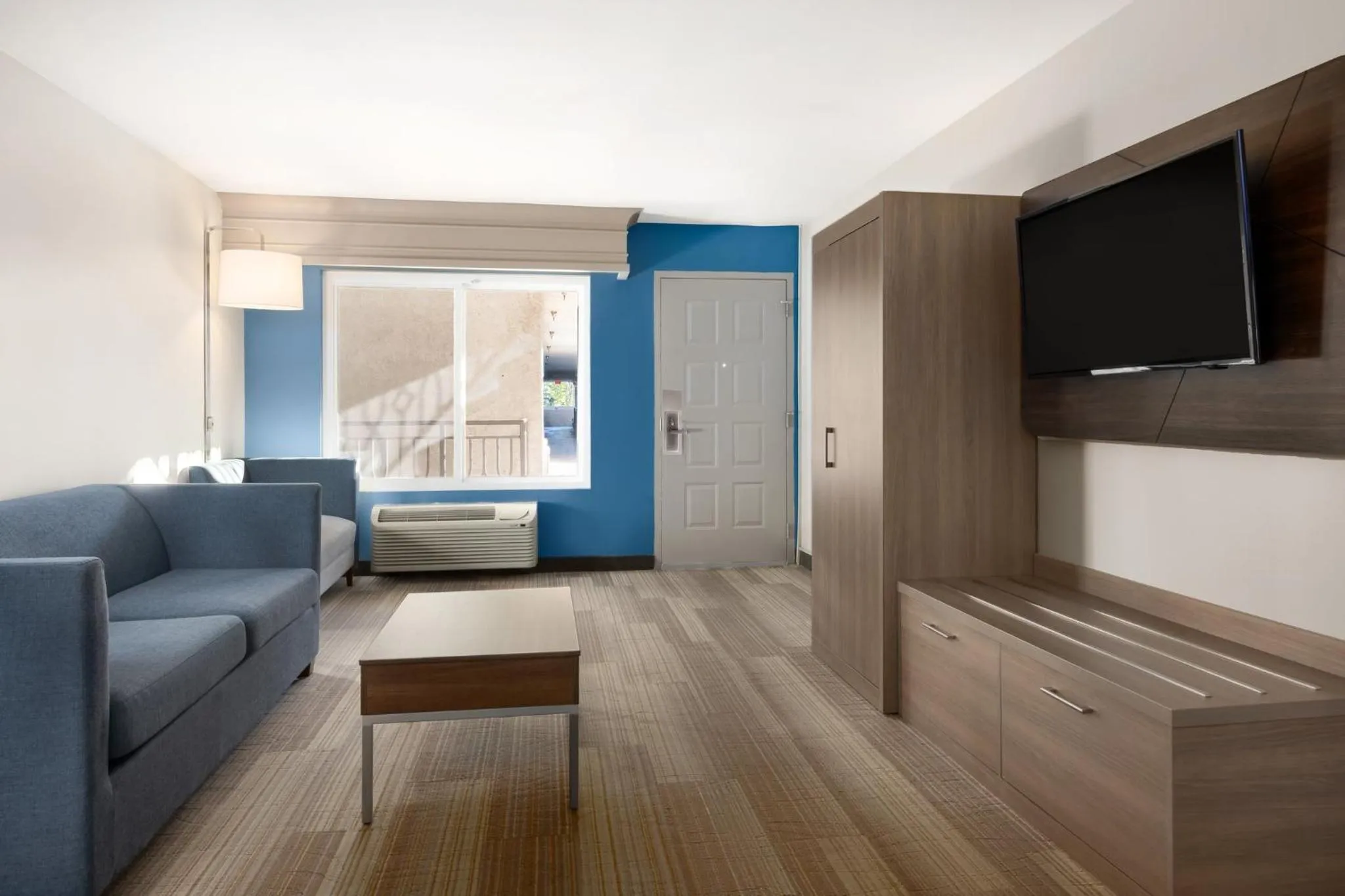 Photo of the whole room in Holiday Inn Express Simi Valley by IHG