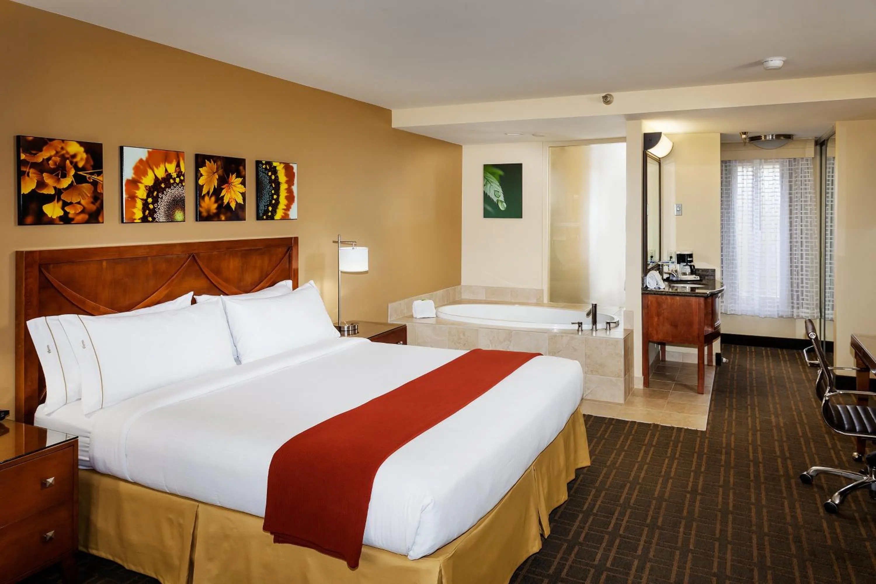 Bedroom, Bed in Holiday Inn Express Simi Valley by IHG
