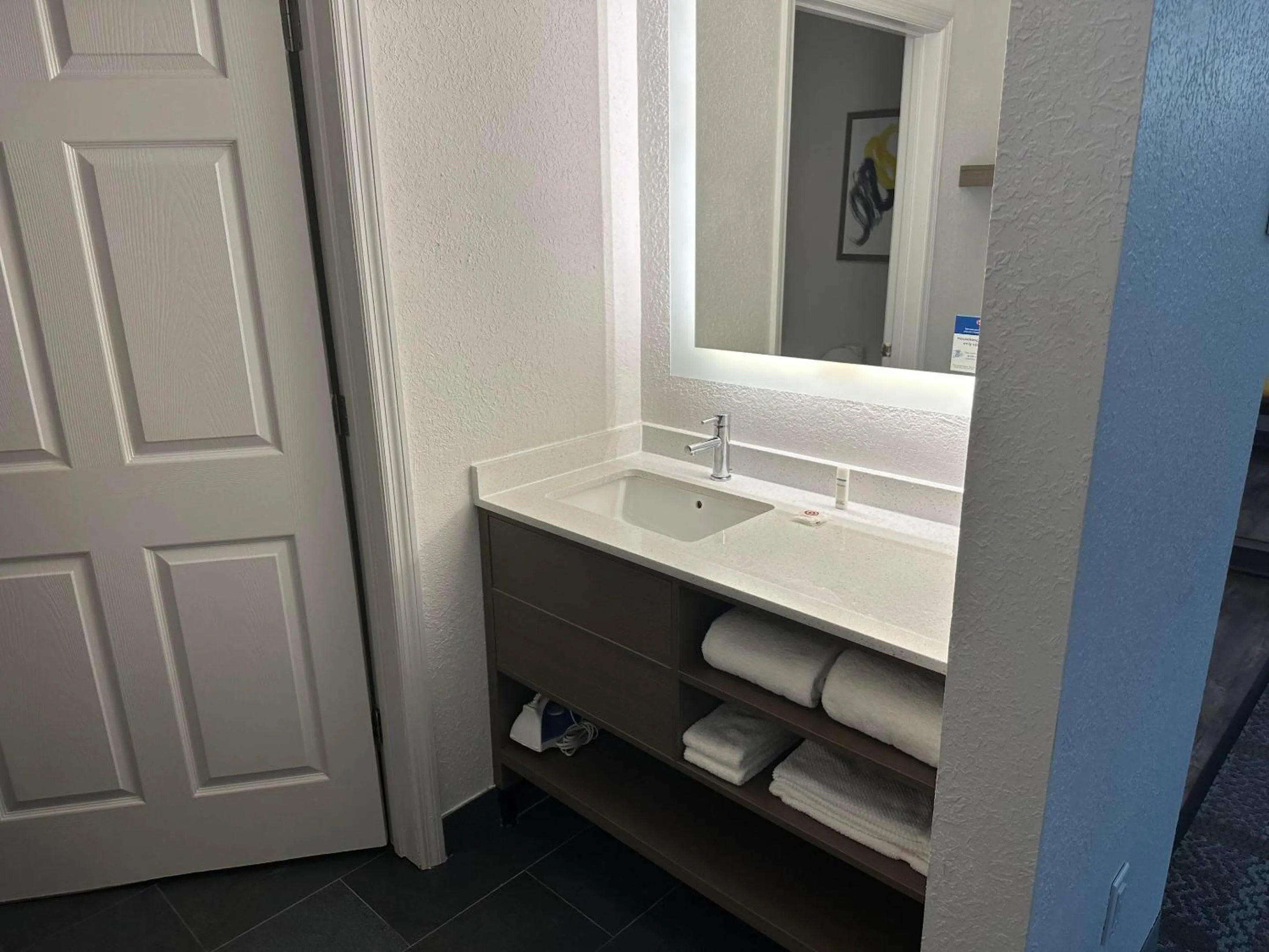 Bedroom in Comfort Inn & Suites Savannah Airport