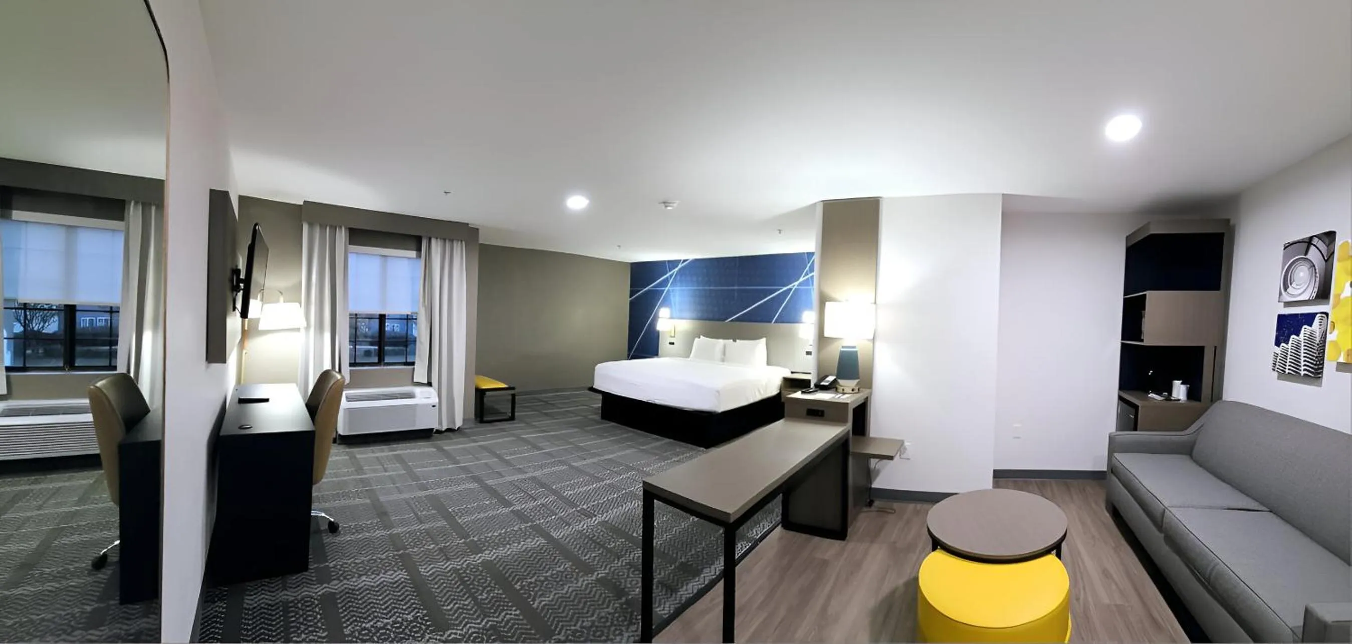 Photo of the whole room, Bed in Comfort Inn & Suites Savannah Airport