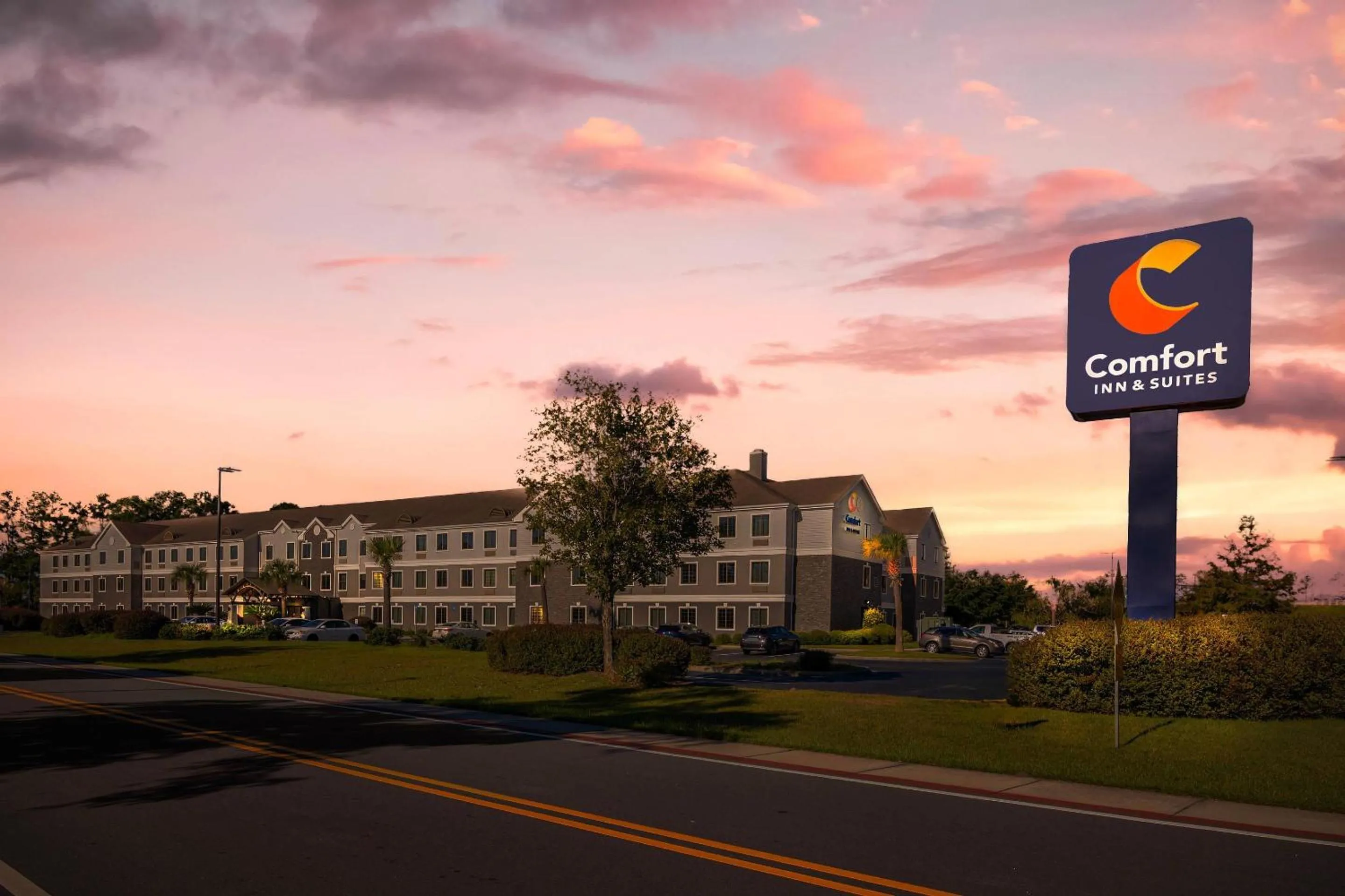 Property building in Comfort Inn & Suites Savannah Airport