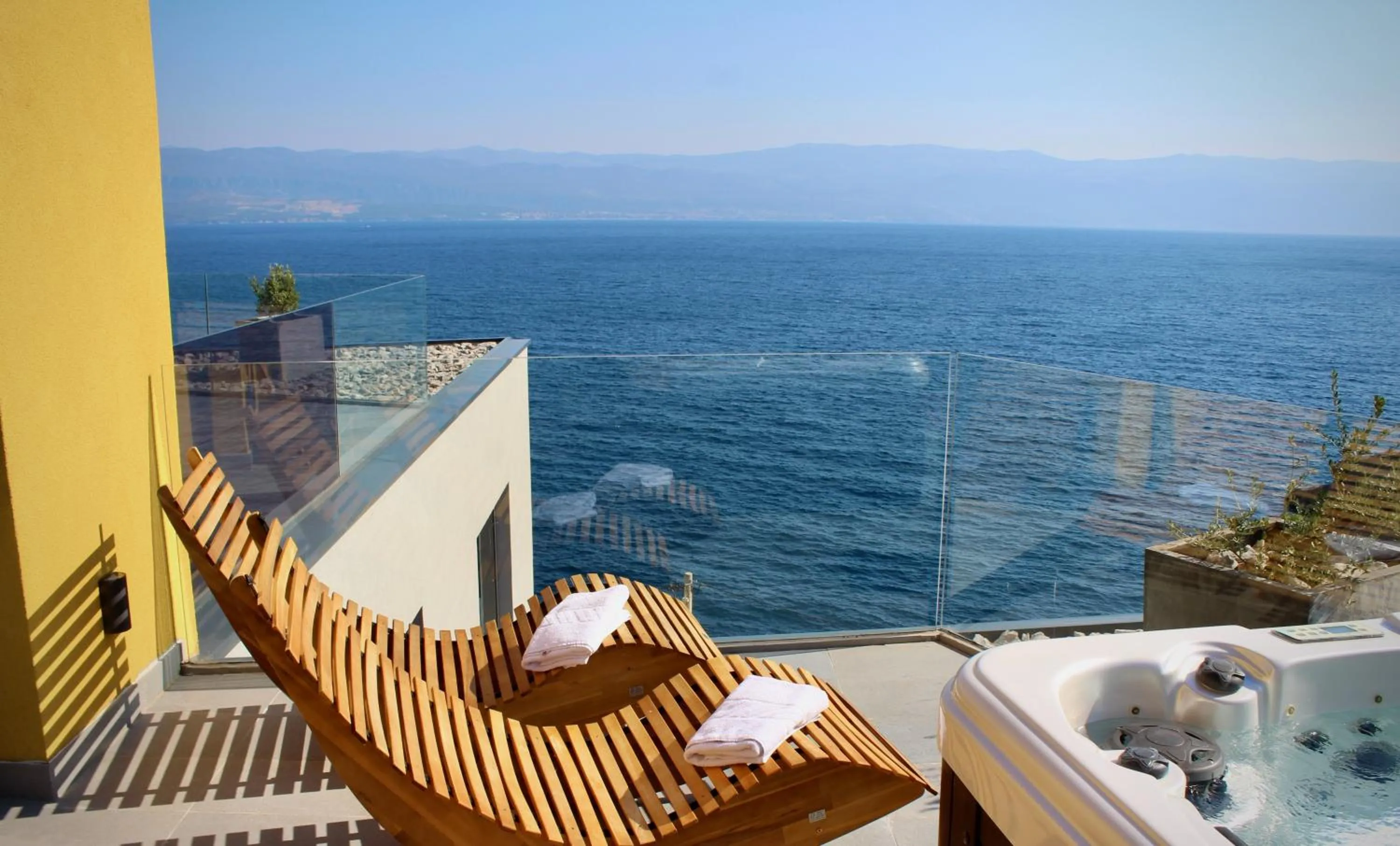 Hot Tub in Hotel Vinotel Gospoja