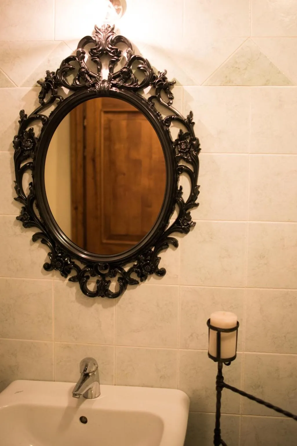 Bathroom in All'ombra della Torre only Rooms