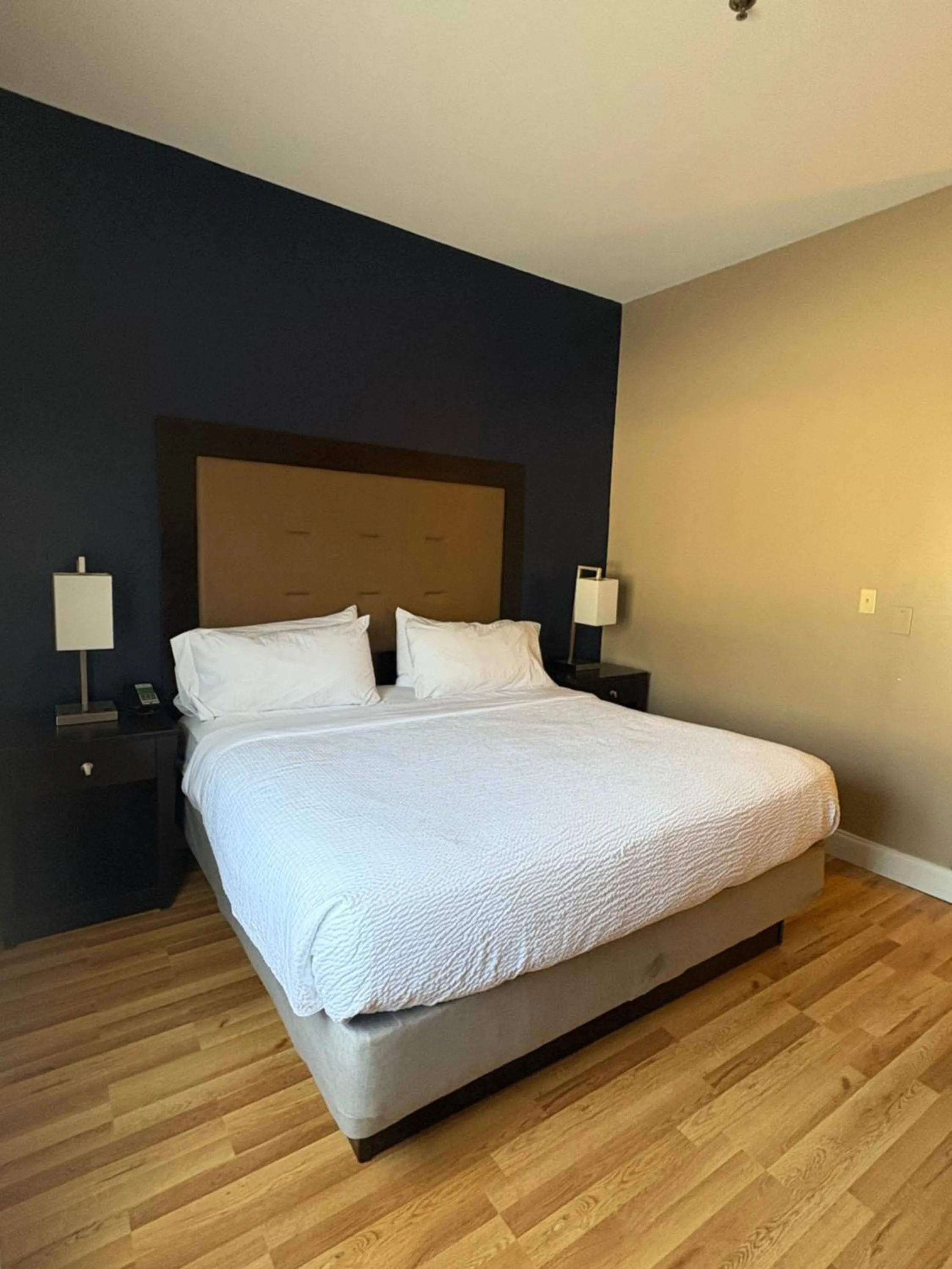Bed in Holiday Inn Hotel & Suites Slidell by IHG