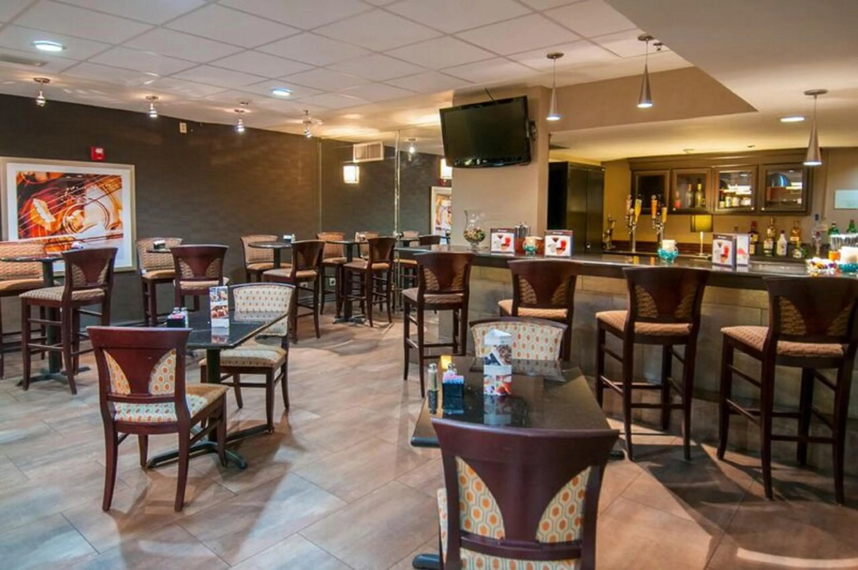 Lounge or bar in Holiday Inn Hotel & Suites Slidell by IHG