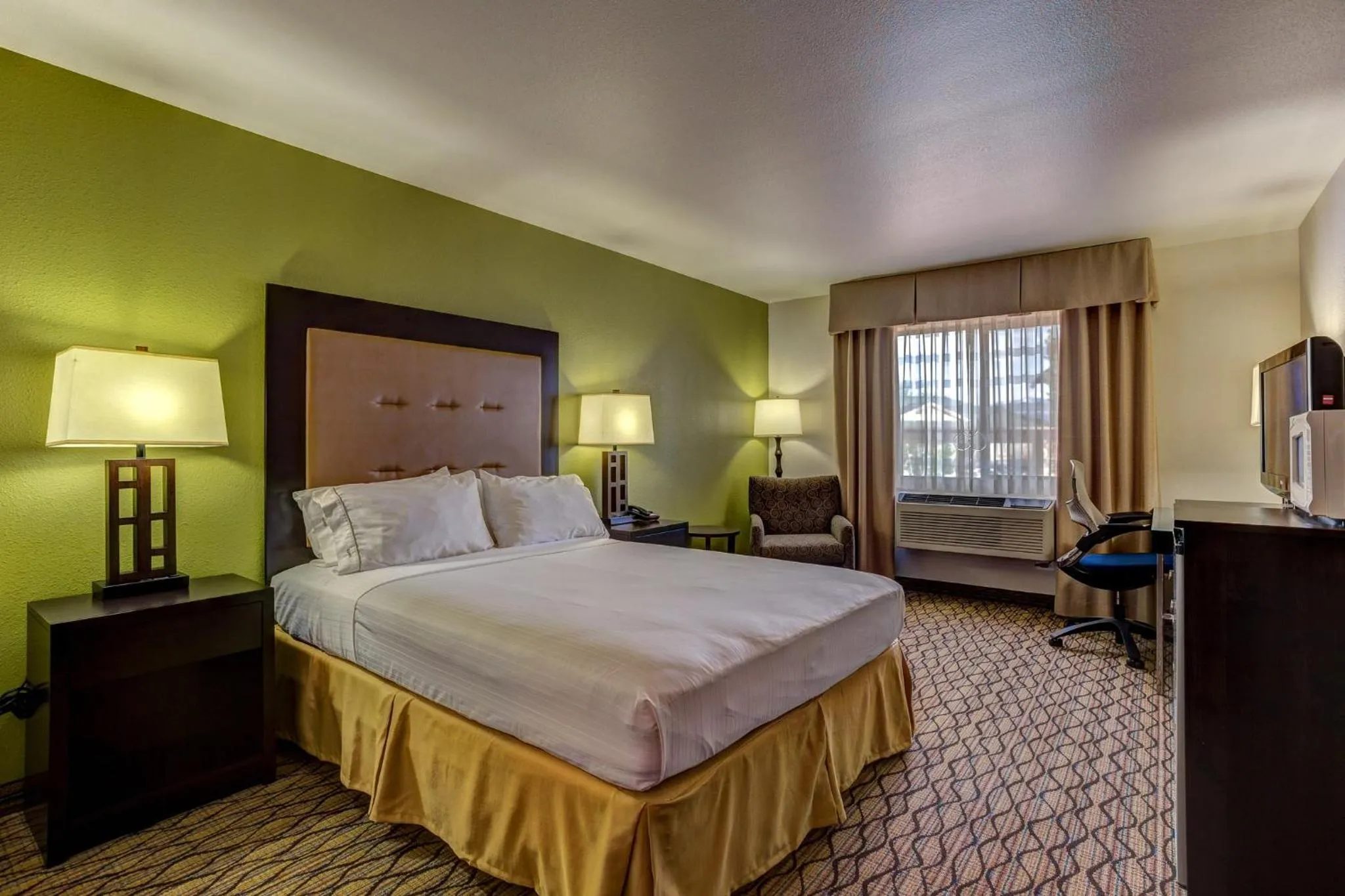 Photo of the whole room, Bed in Holiday Inn Express Hotel & Suites Montrose - Black Canyon Area by IHG