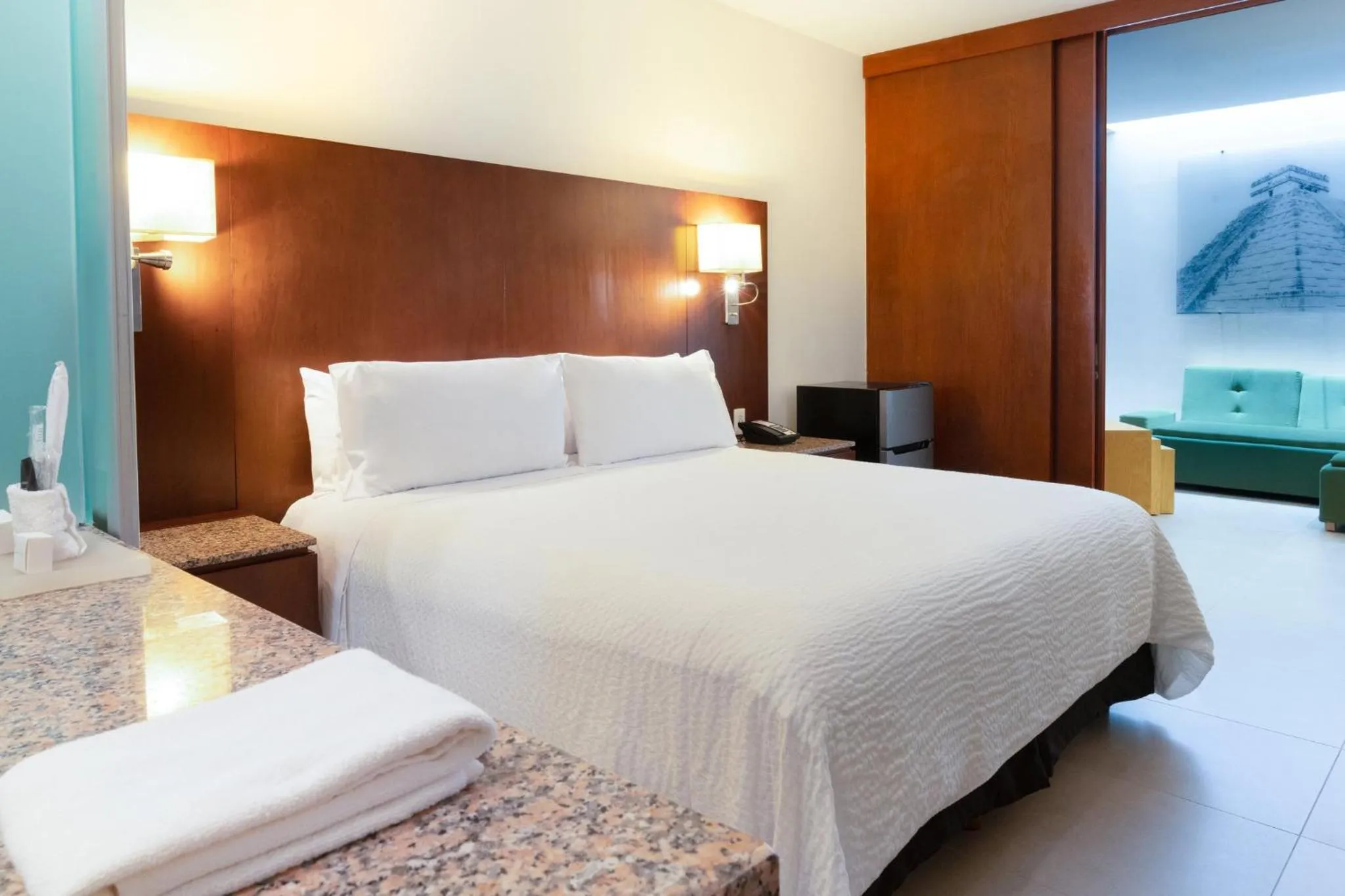 Bedroom, Bed in Fiesta Inn Playa del Carmen