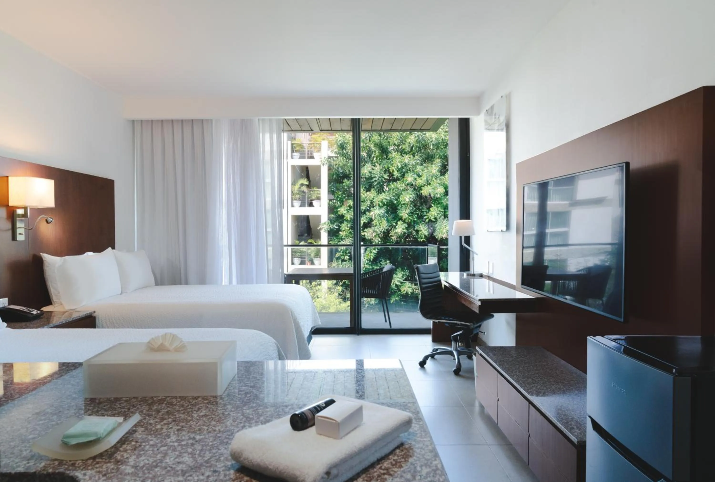 TV and multimedia, Bed in Fiesta Inn Playa del Carmen