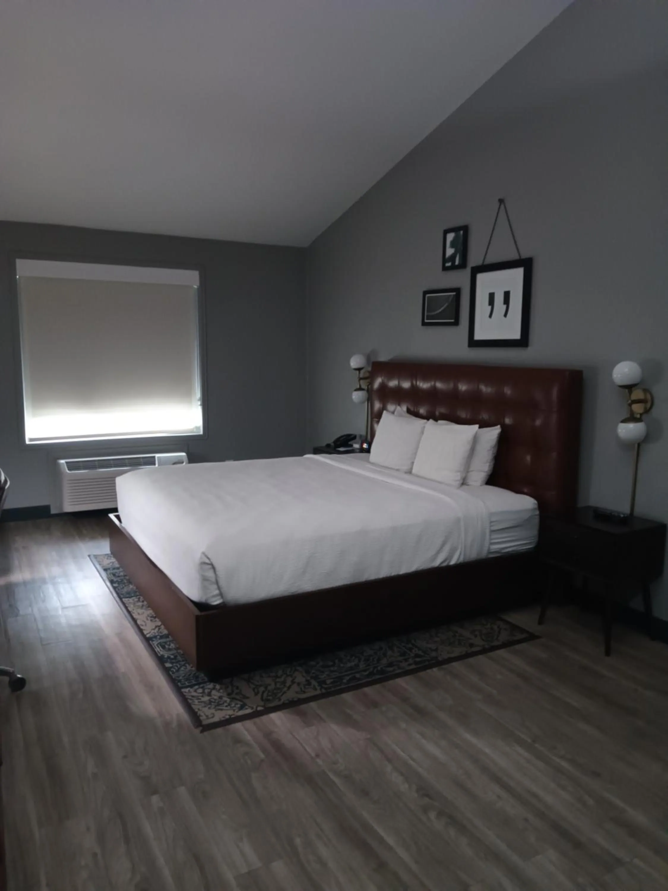 Bedroom, Bed in Four Points by Sheraton Dallas Arlington Entertainment District