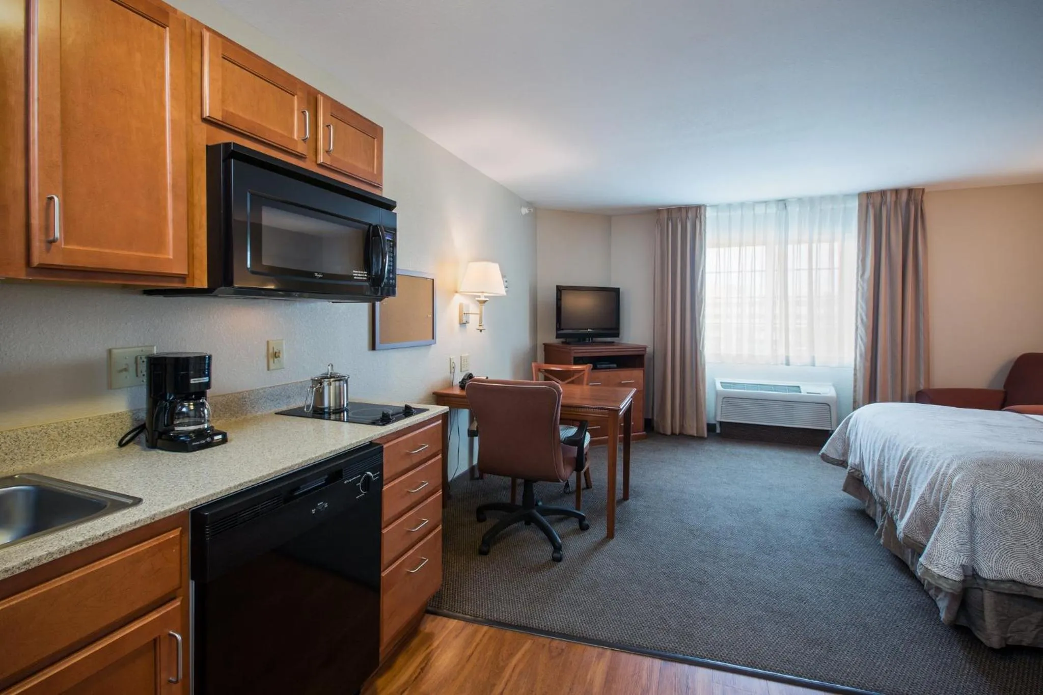 Photo of the whole room, Bed in Candlewood Suites Indianapolis Northwest by IHG