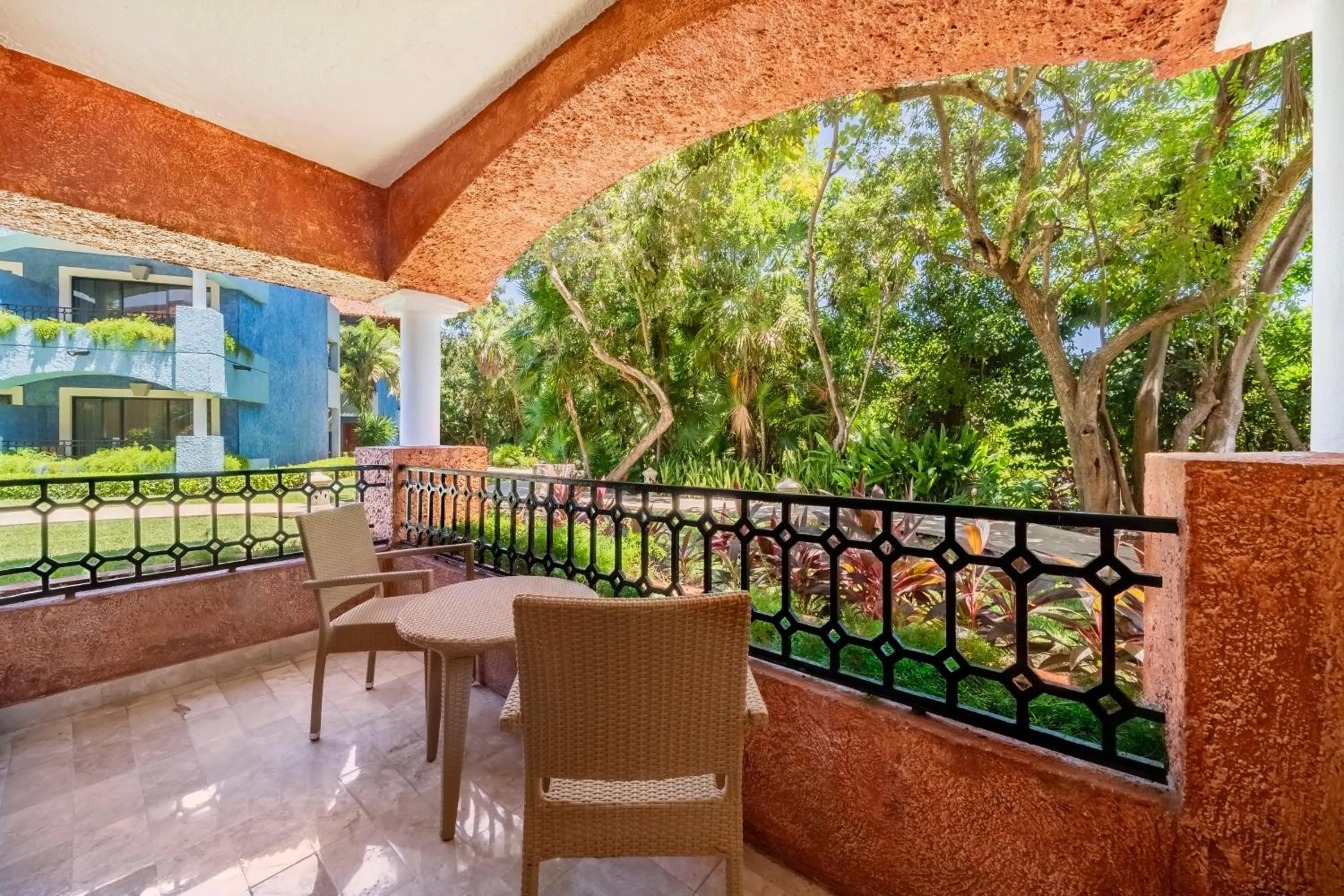 Day in Iberostar Waves Paraíso Beach - All Inclusive