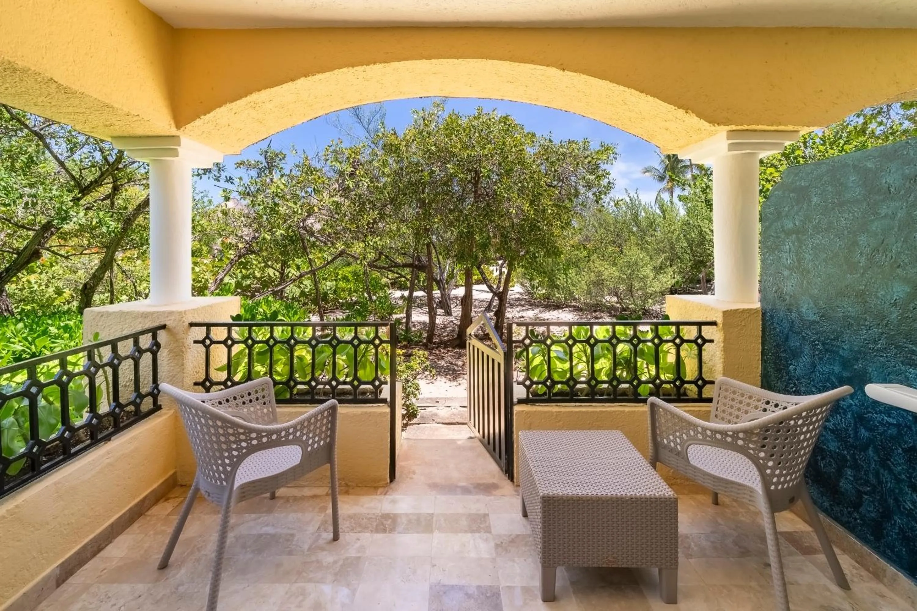 Day in Iberostar Waves Paraíso Beach - All Inclusive