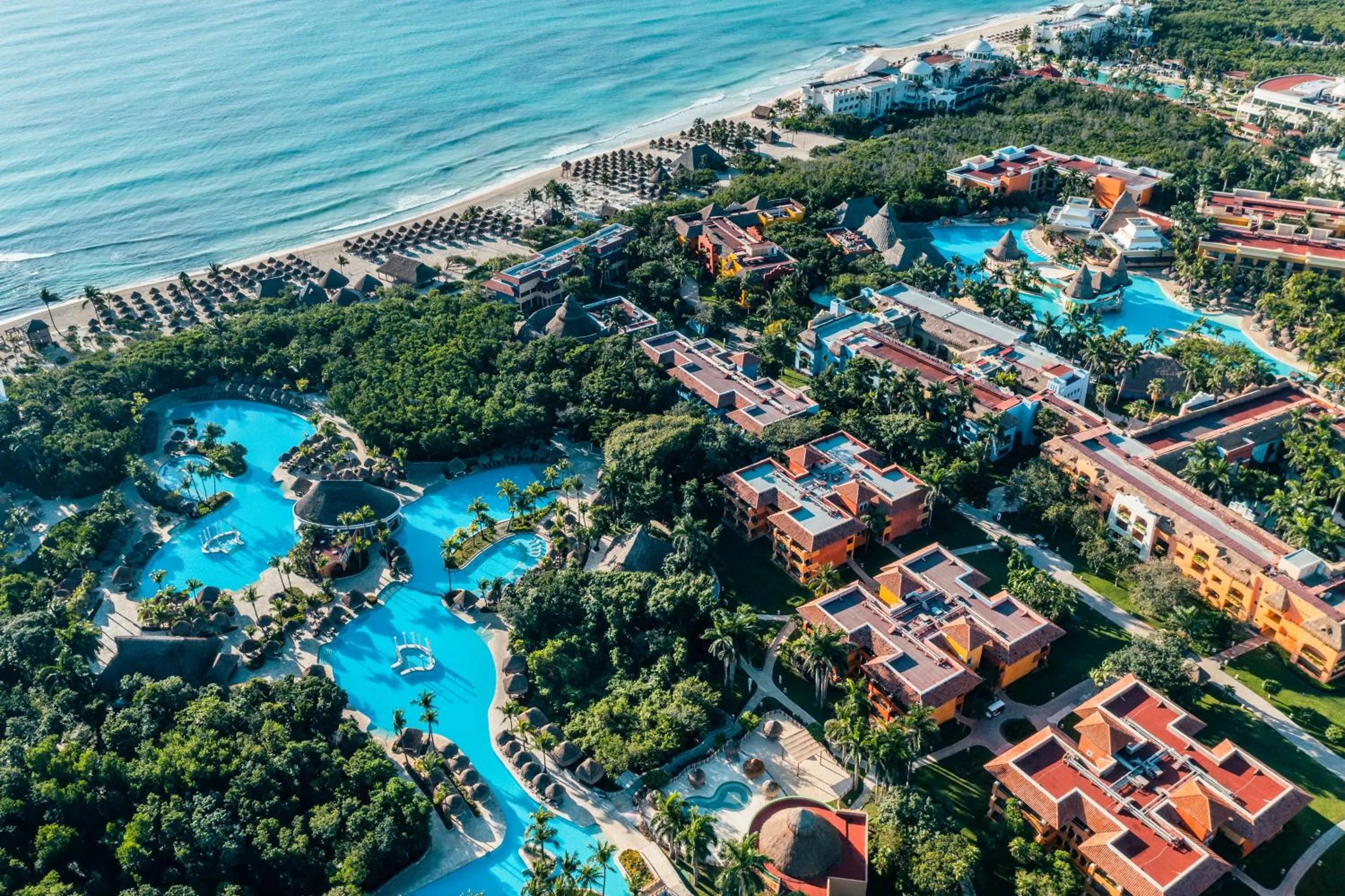 Bird's eye view in Iberostar Waves Paraíso Beach - All Inclusive