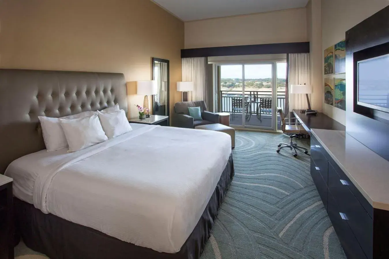 Lakeview King with Balcony Roll In Shower in Lakeway Resort & Spa Lakeview King with Balcony Roll In Shower in Lakeway Resort & Spa