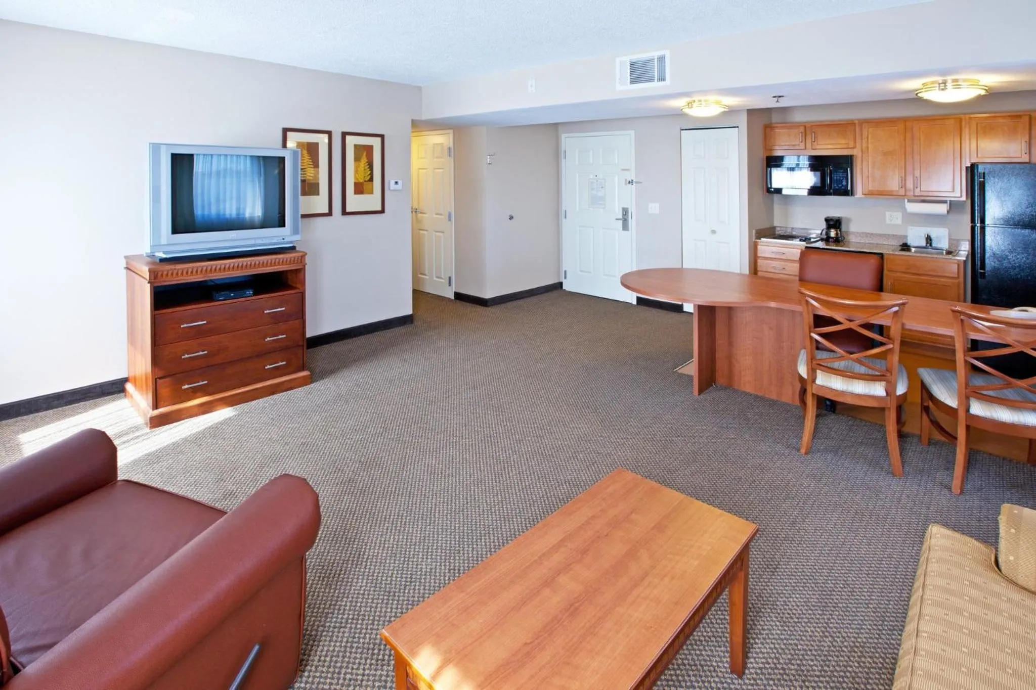 Bedroom in Candlewood Suites Indianapolis Downtown Medical District by IHG