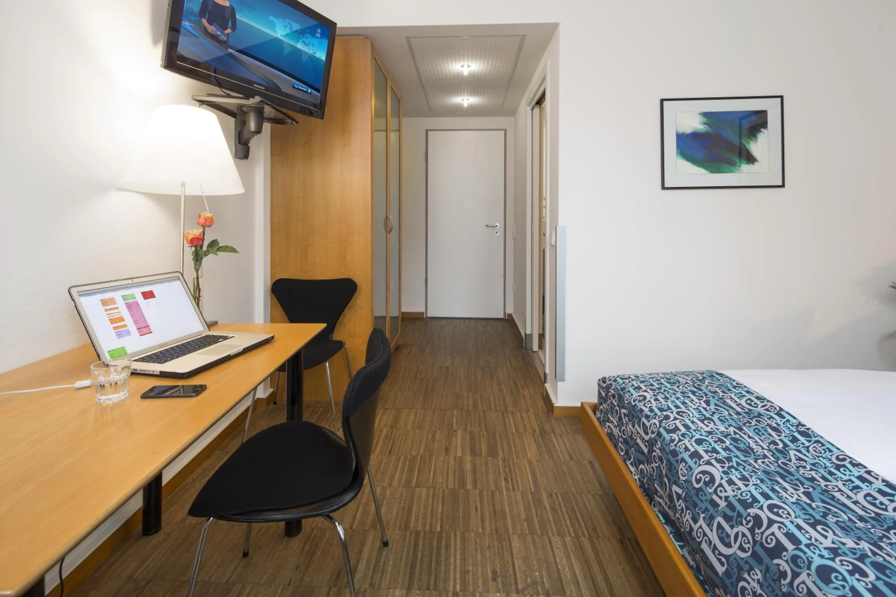 Seating area, Bed in Business & Art Hotel Markgraf
