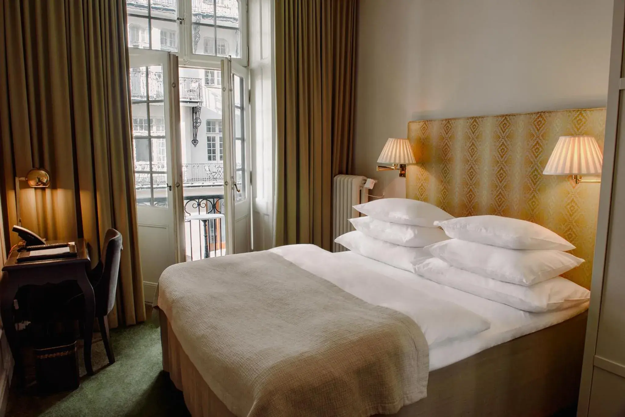 Superior Room with Balcony in Hotel Diplomat Stockholm Superior Room with Balcony in Hotel Diplomat Stockholm