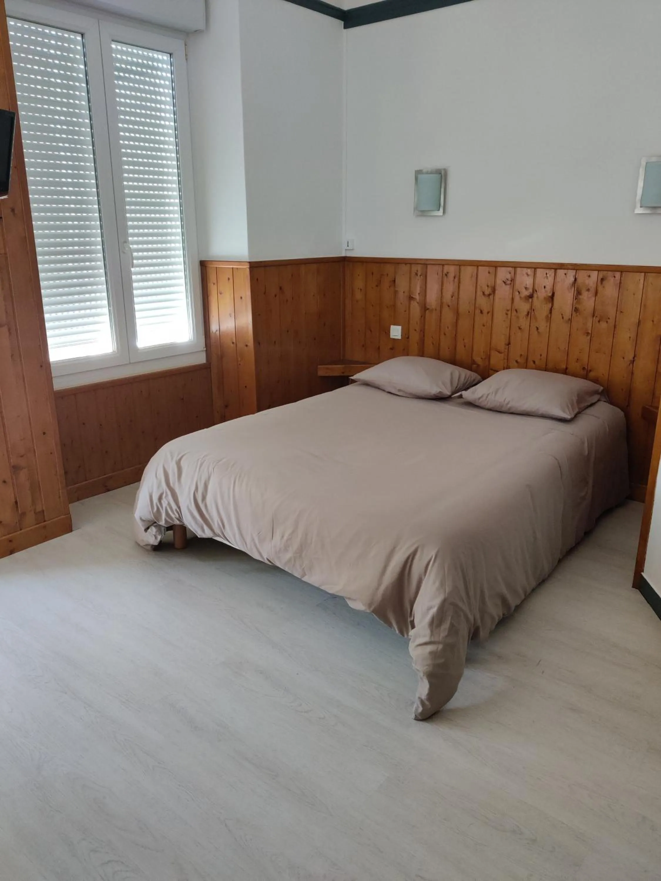 Bed in Hôtel Saint - Pierre