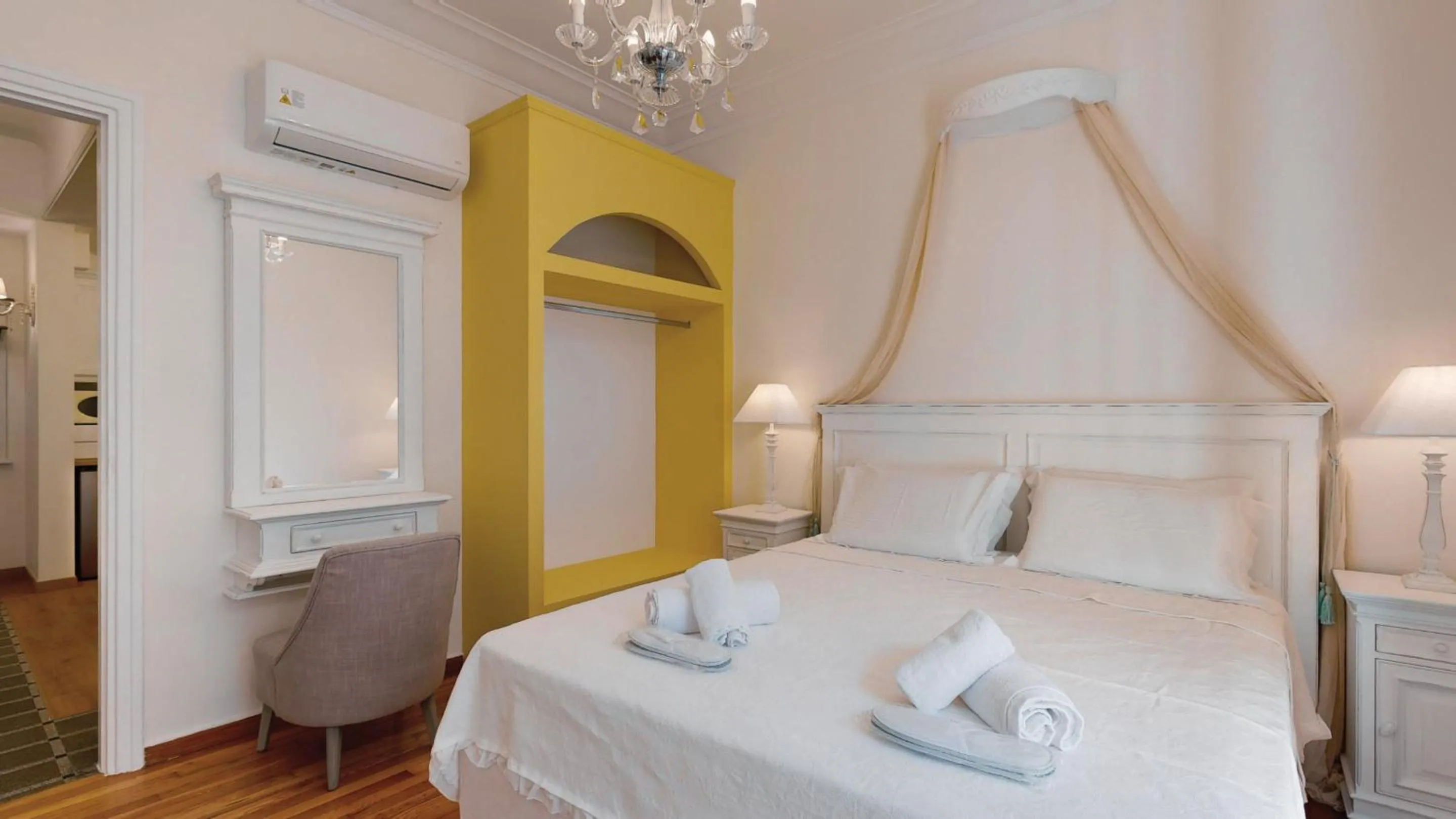 Bedroom, Bed in The Koukaki Residence