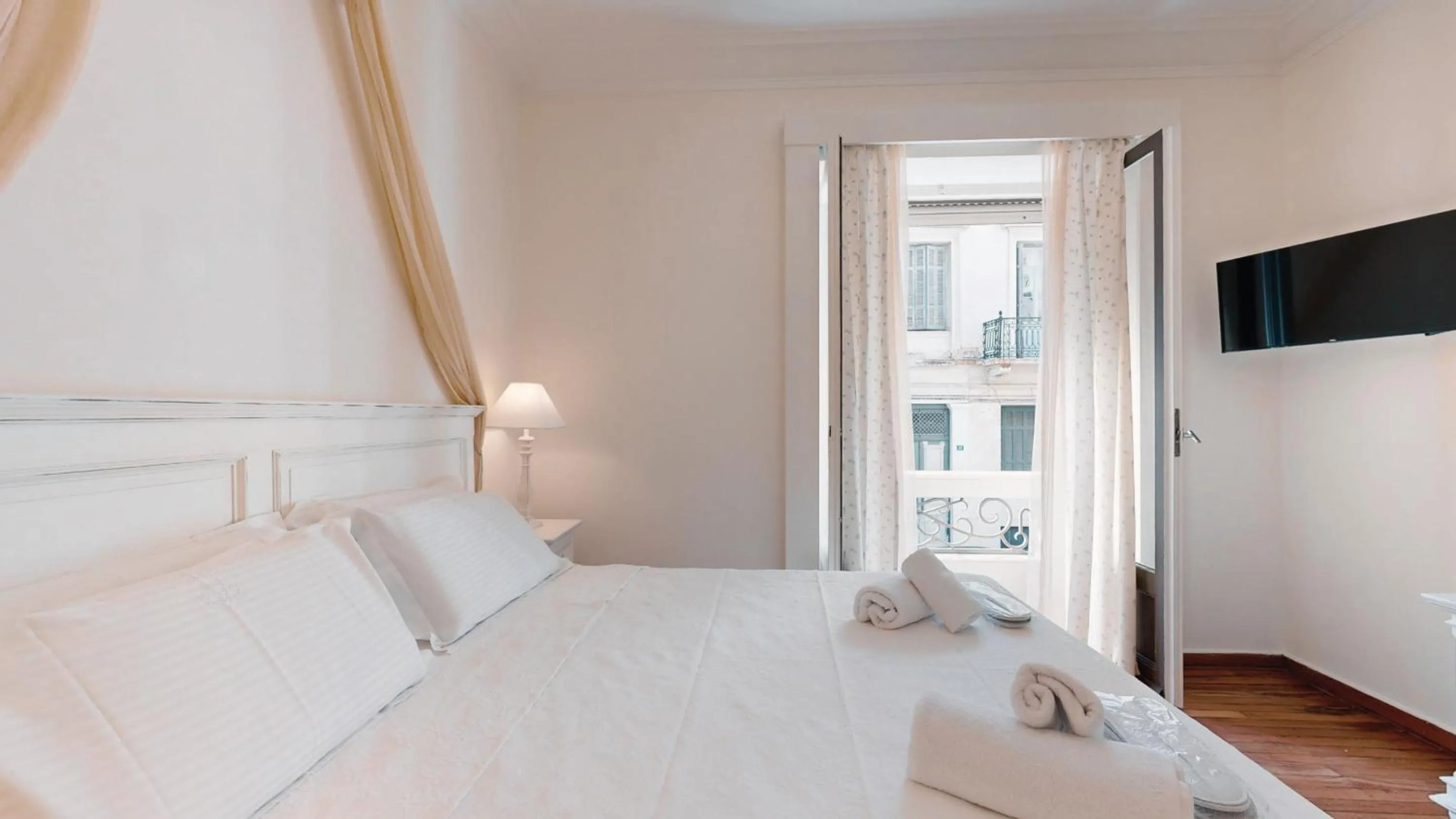 Bedroom, Bed in The Koukaki Residence