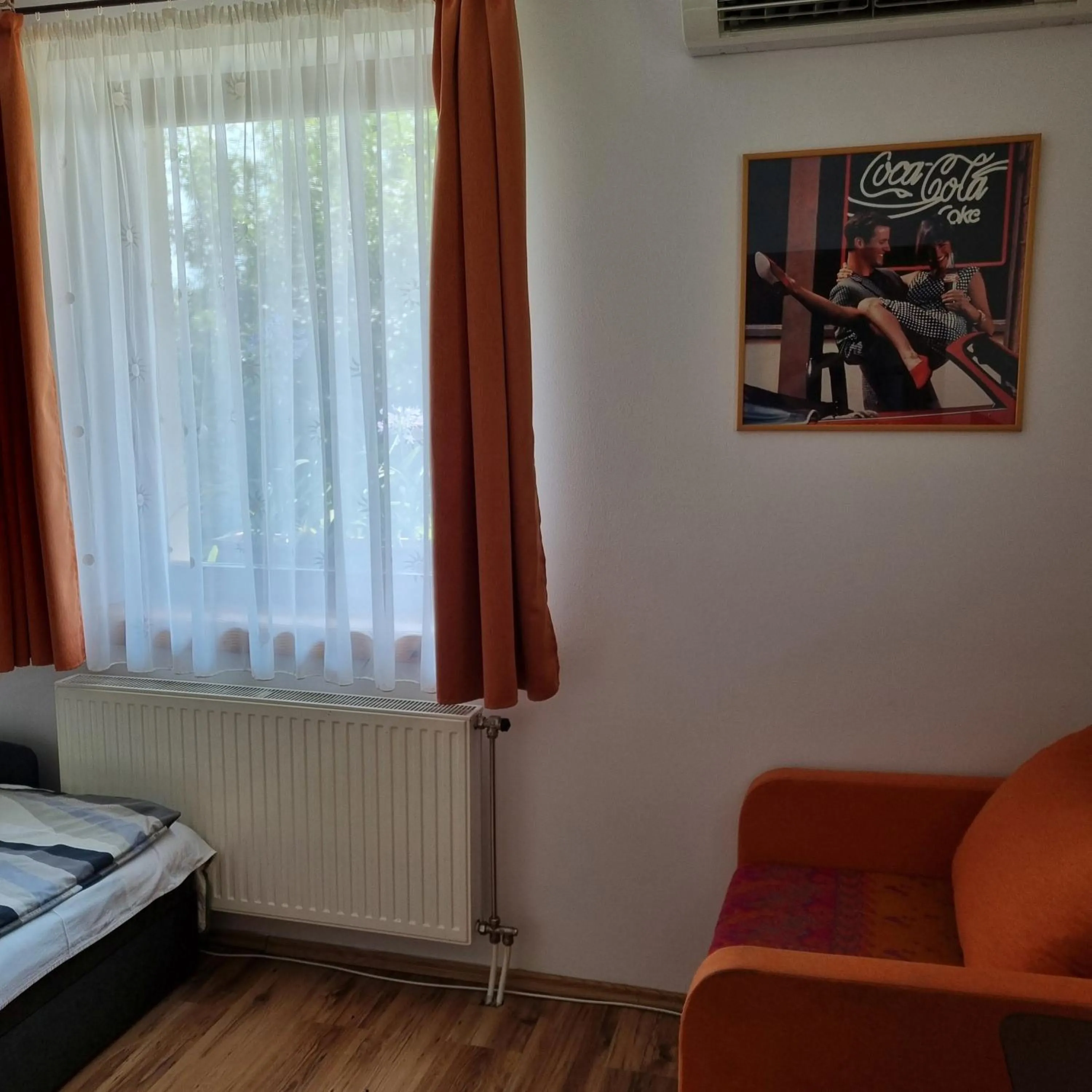 Photo of the whole room, Bed in Kertvárosi Apartman