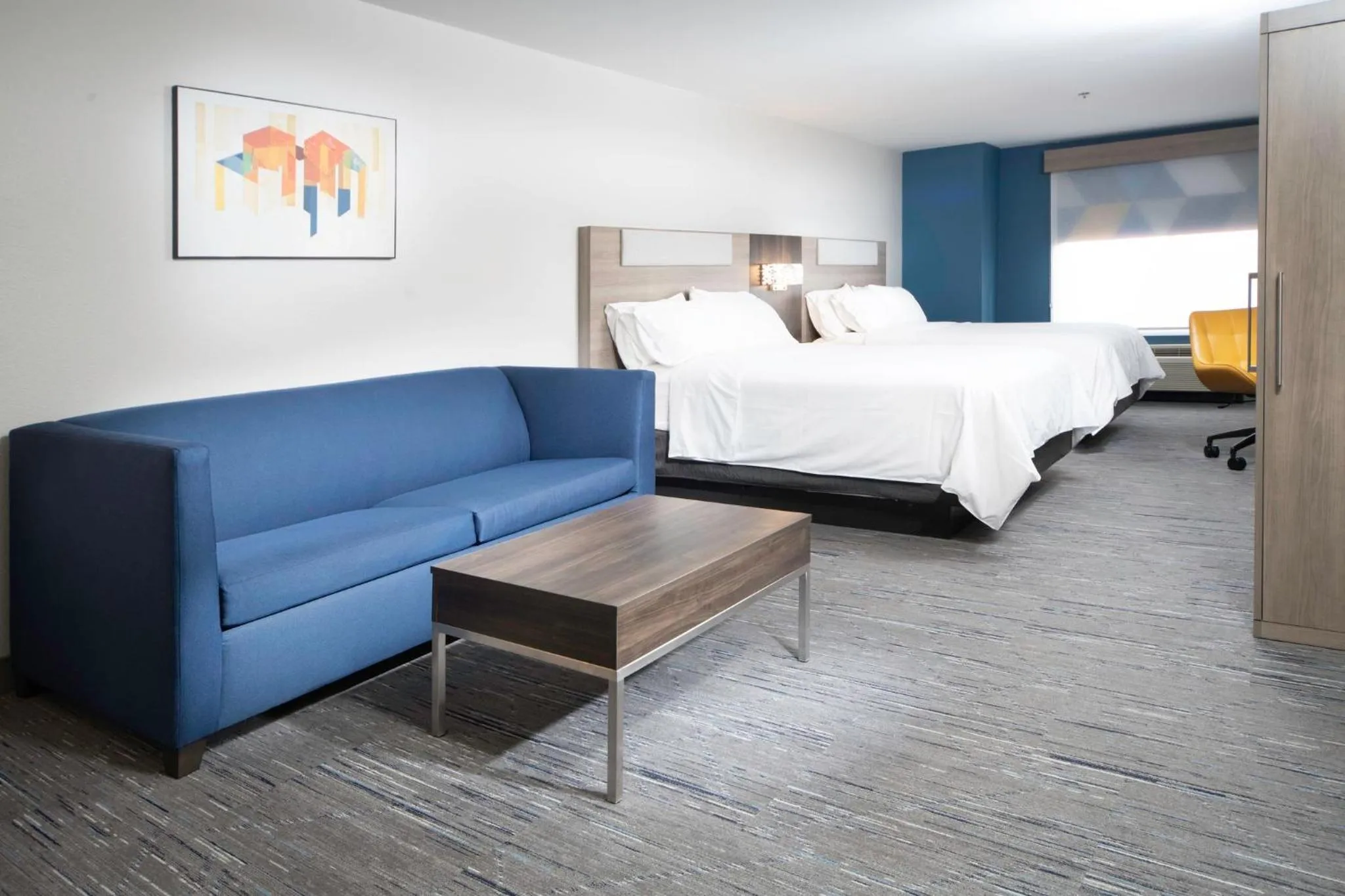 Photo of the whole room, Bed in Holiday Inn Express and Suites Atlanta-Johns Creek by IHG