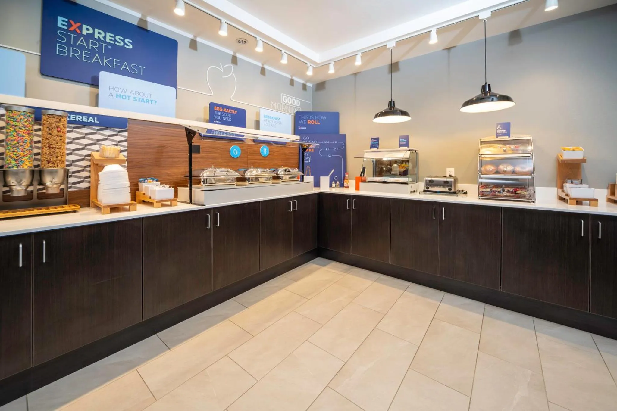 Breakfast in Holiday Inn Express and Suites Atlanta-Johns Creek by IHG