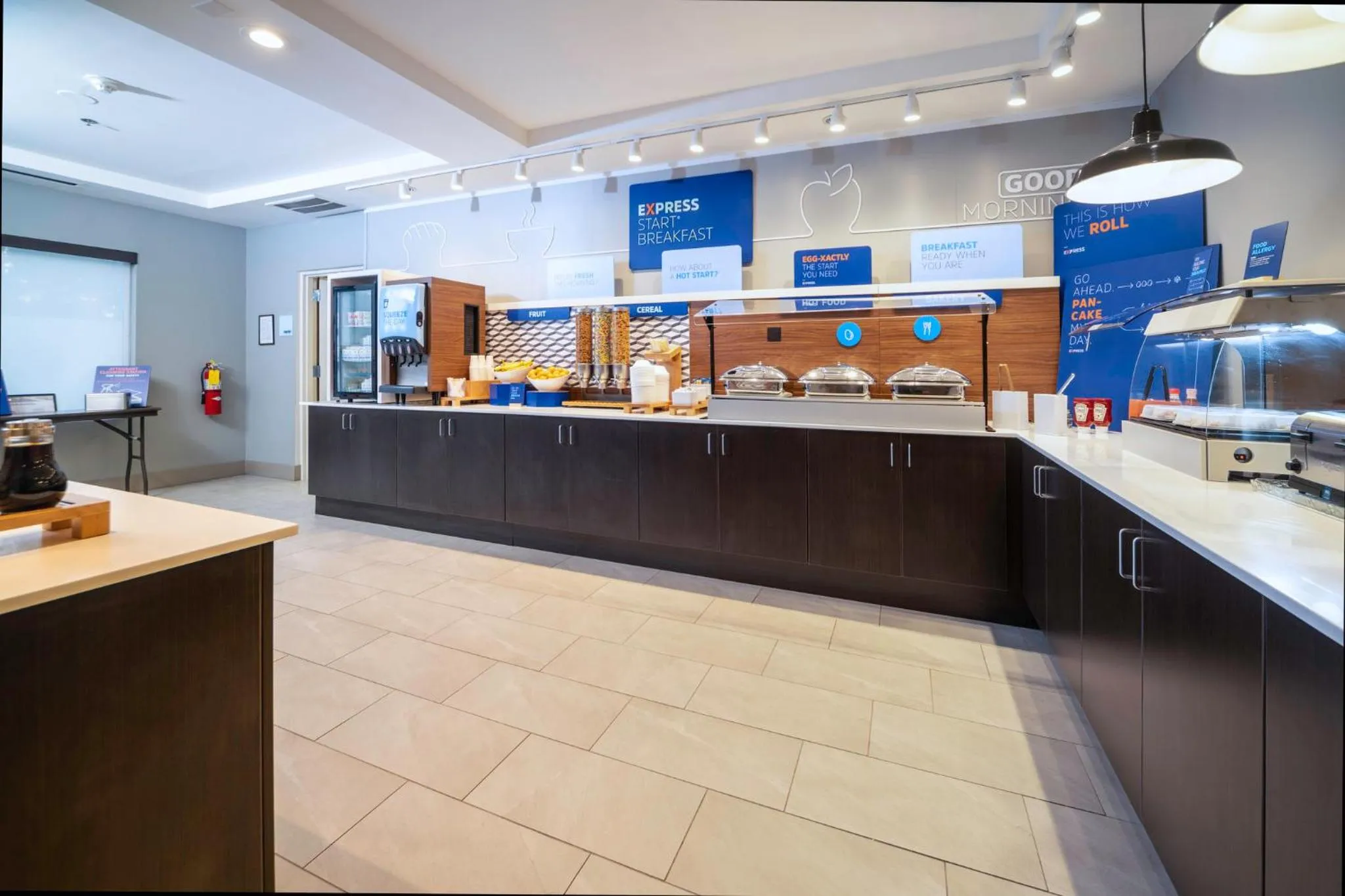 Breakfast in Holiday Inn Express and Suites Atlanta-Johns Creek by IHG