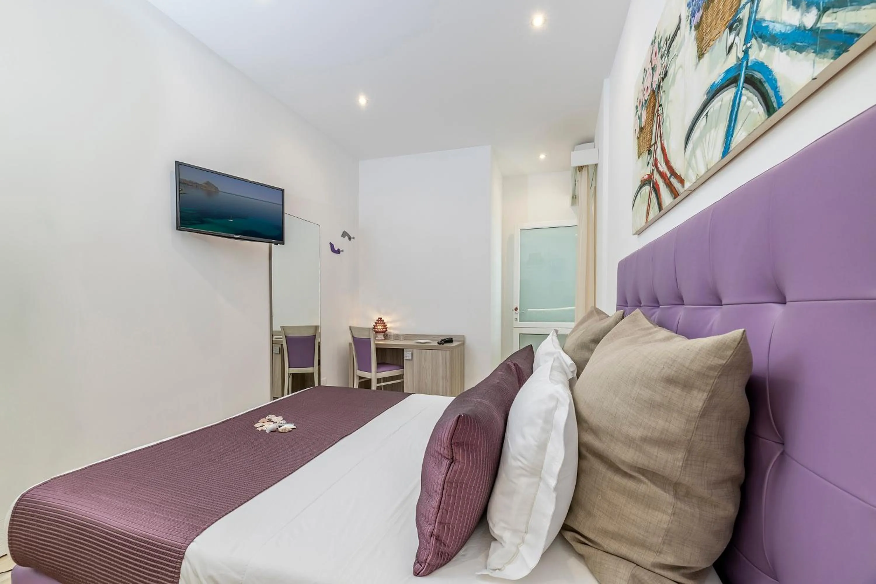 Photo of the whole room, Bed in Hotel Soffio D'Estate