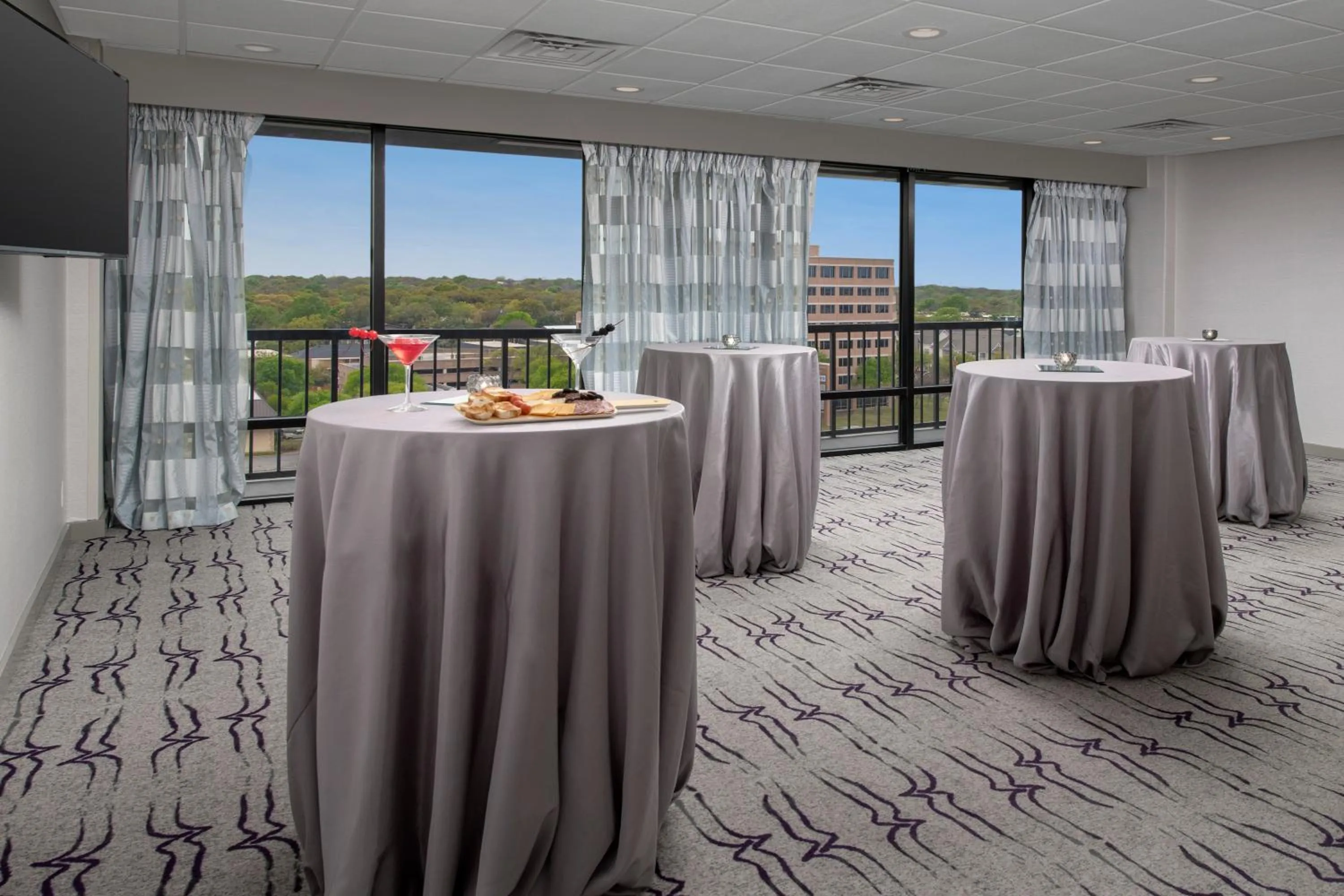 Meeting/conference room in Crowne Plaza San Antonio Airport by IHG