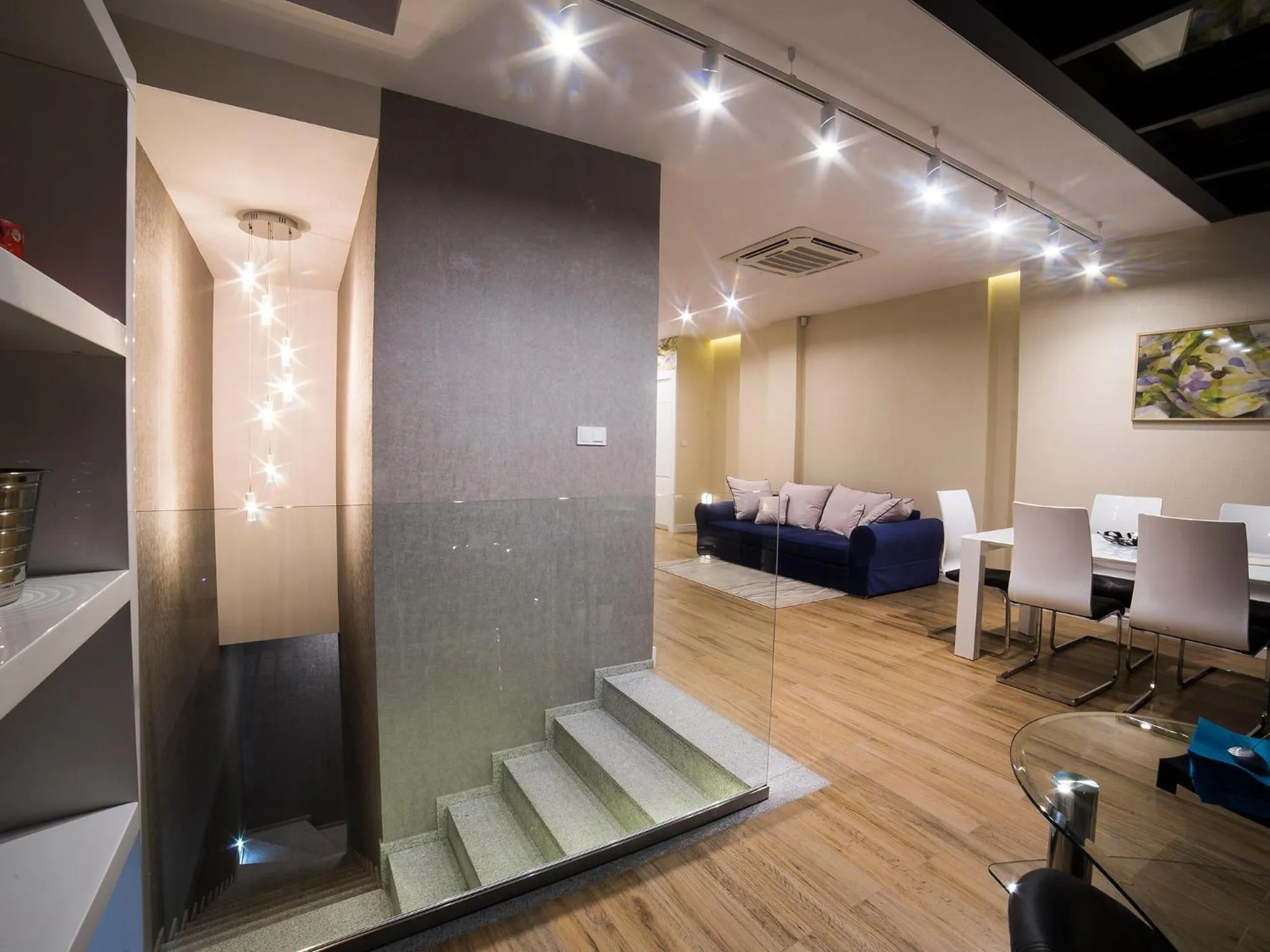 Photo of the whole room in Softly Residence