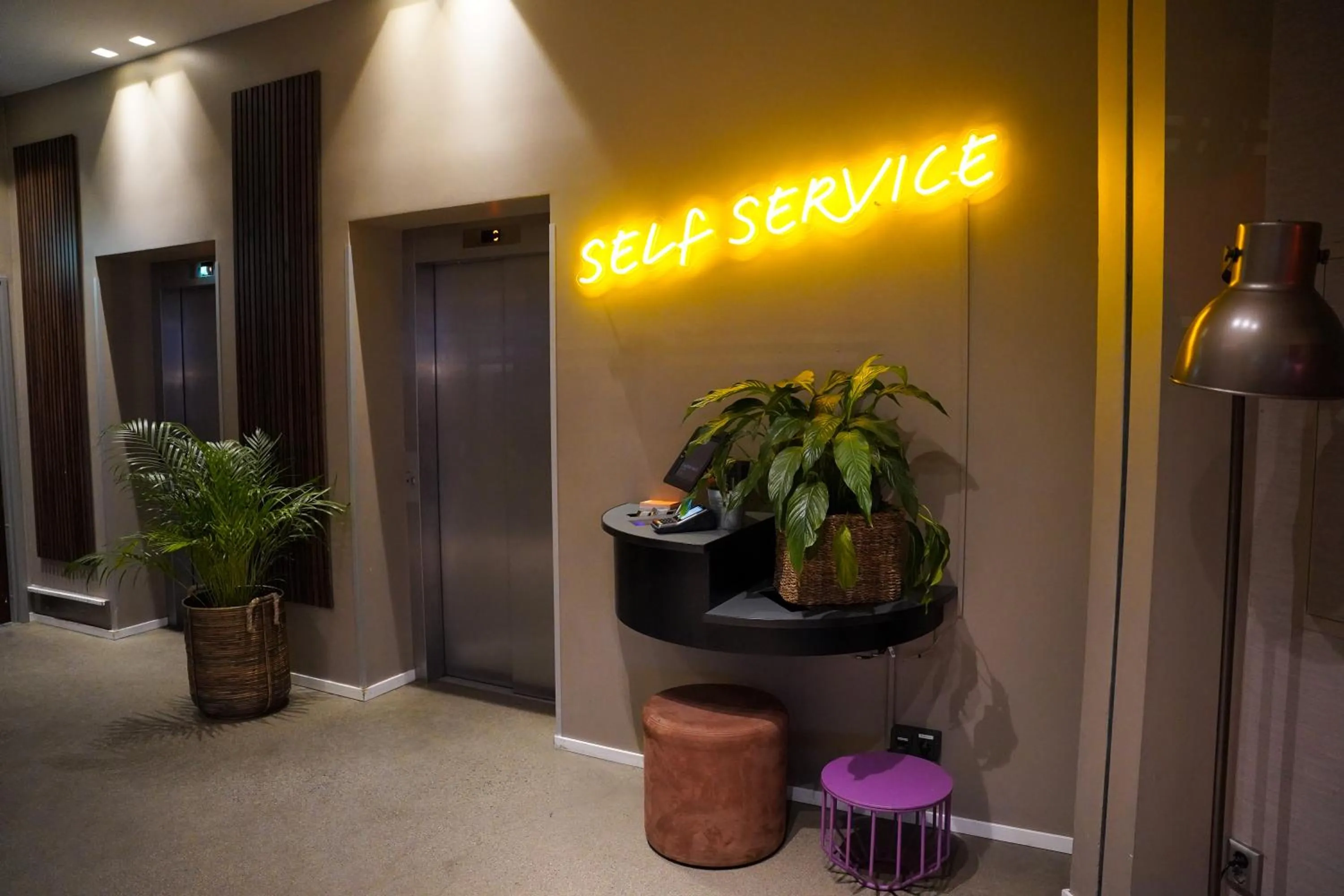 Lobby or reception in Comfort Hotel Winn